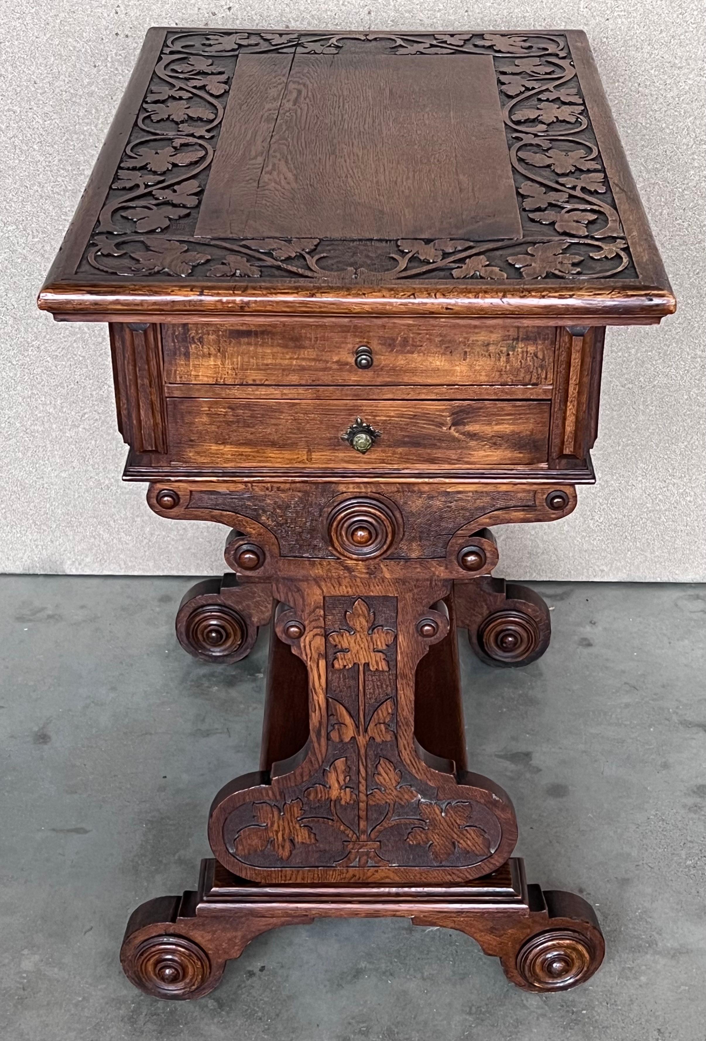 Early 20th Carved Walnut Side Table or Cart  with Drawers and Wheels In Good Condition For Sale In Miami, FL