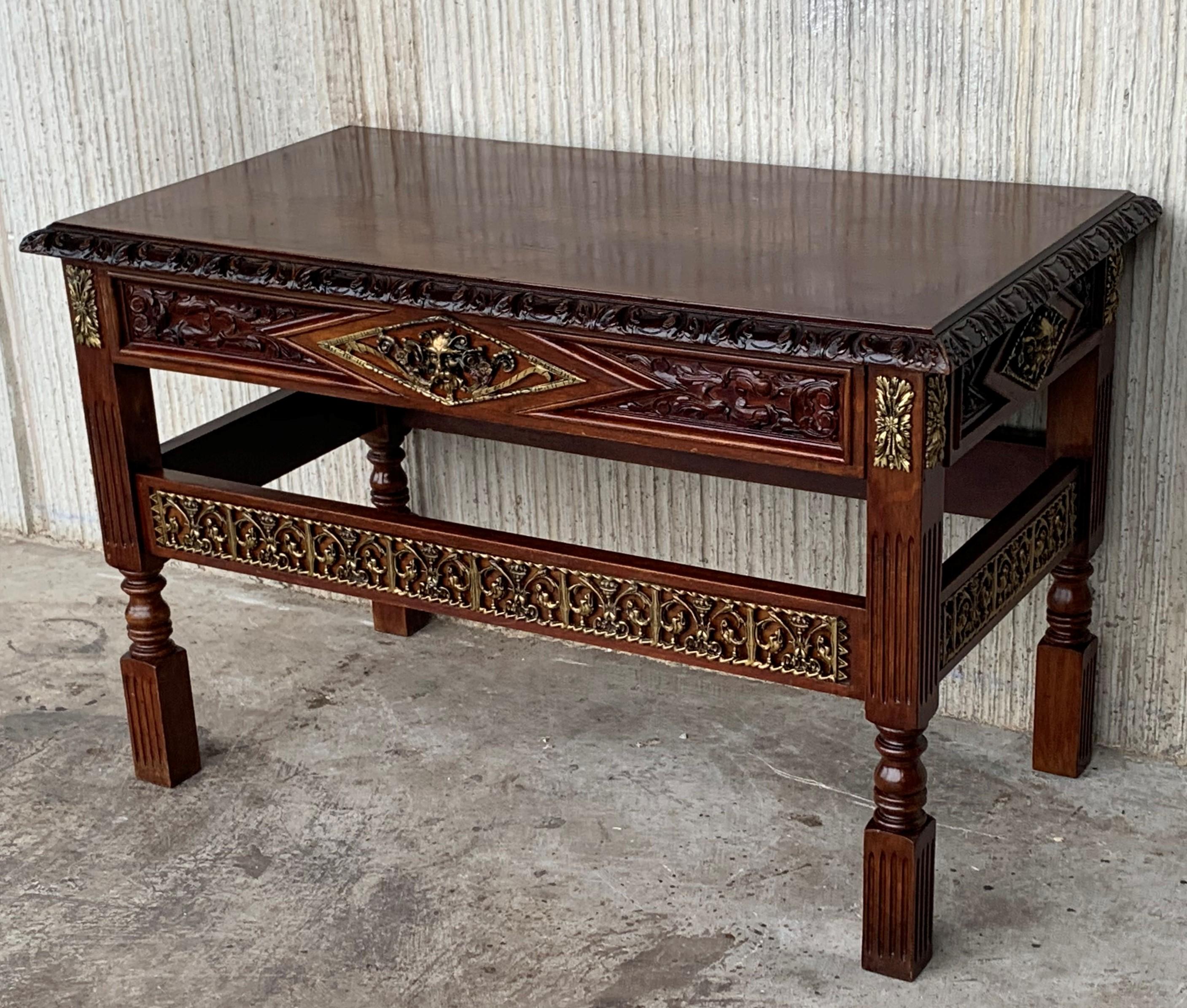 Early 20th Carved Walnut Side Table with One Drawer and Bronze Mounts In Good Condition For Sale In Miami, FL