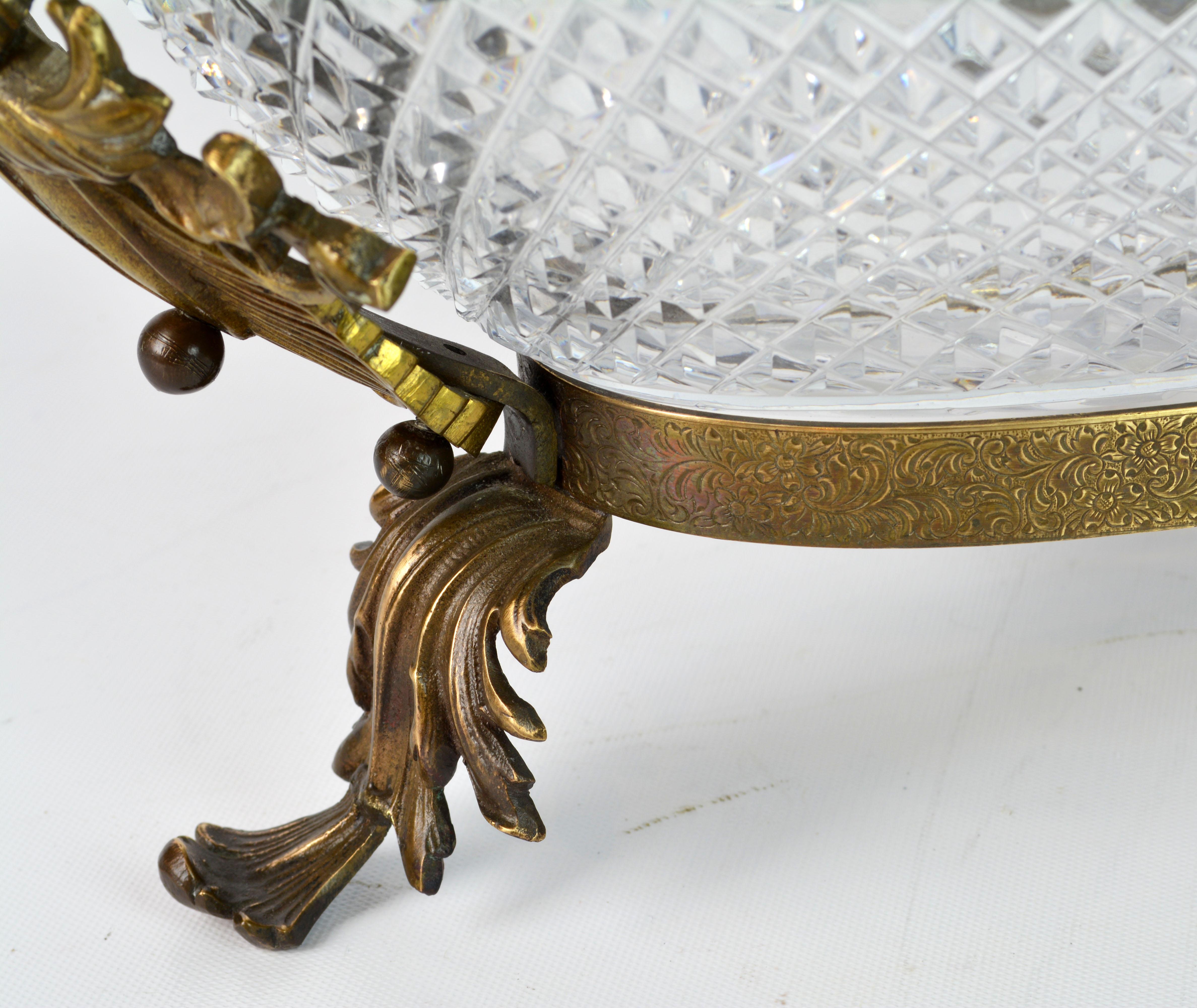 Early 20th Century French Bronze and Cut Crystal Center Bowl with Handles 7
