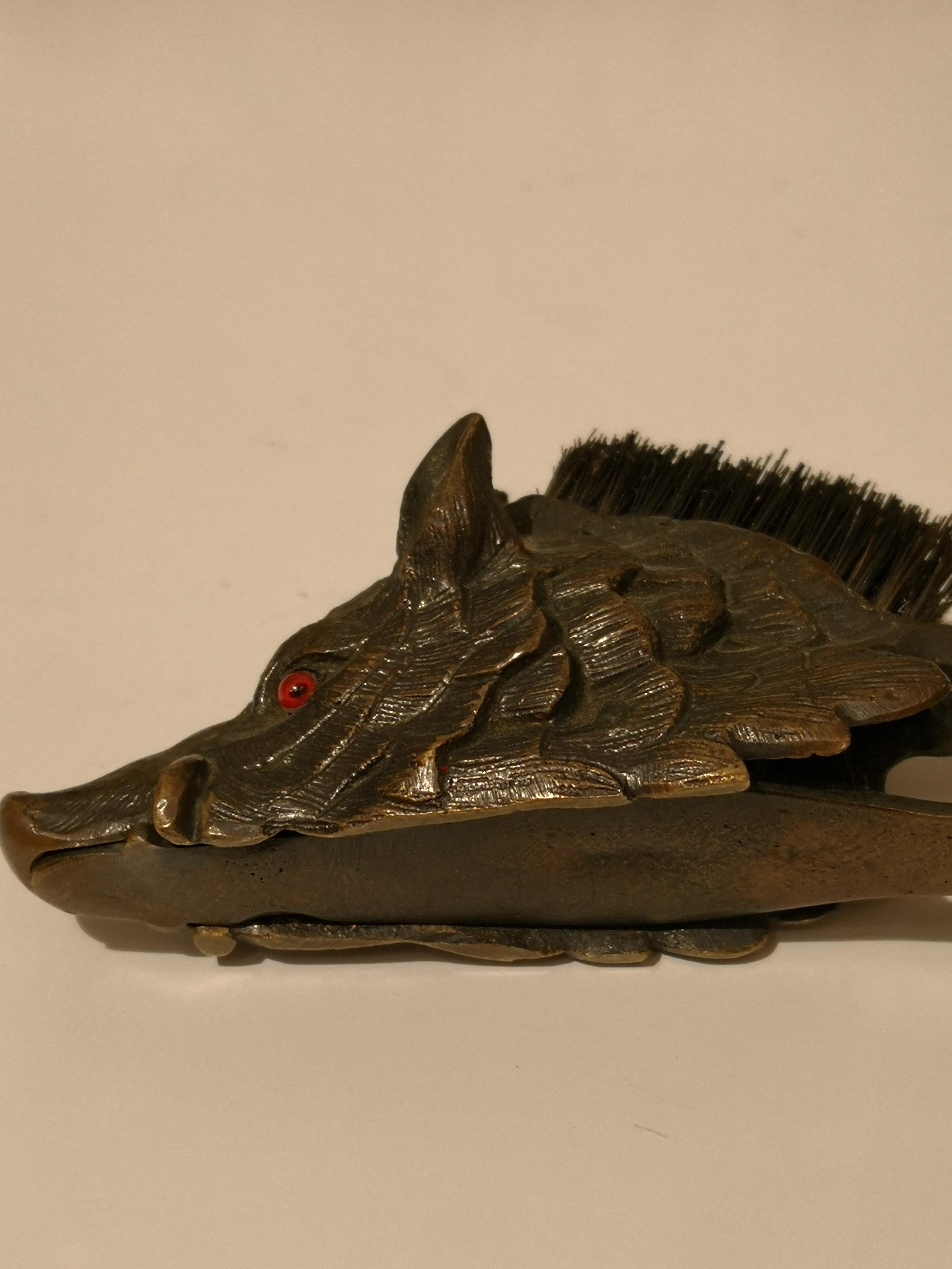Early 20th Centruy Black Forest Hat Pegs Wild Boar Bronze, Austria 1