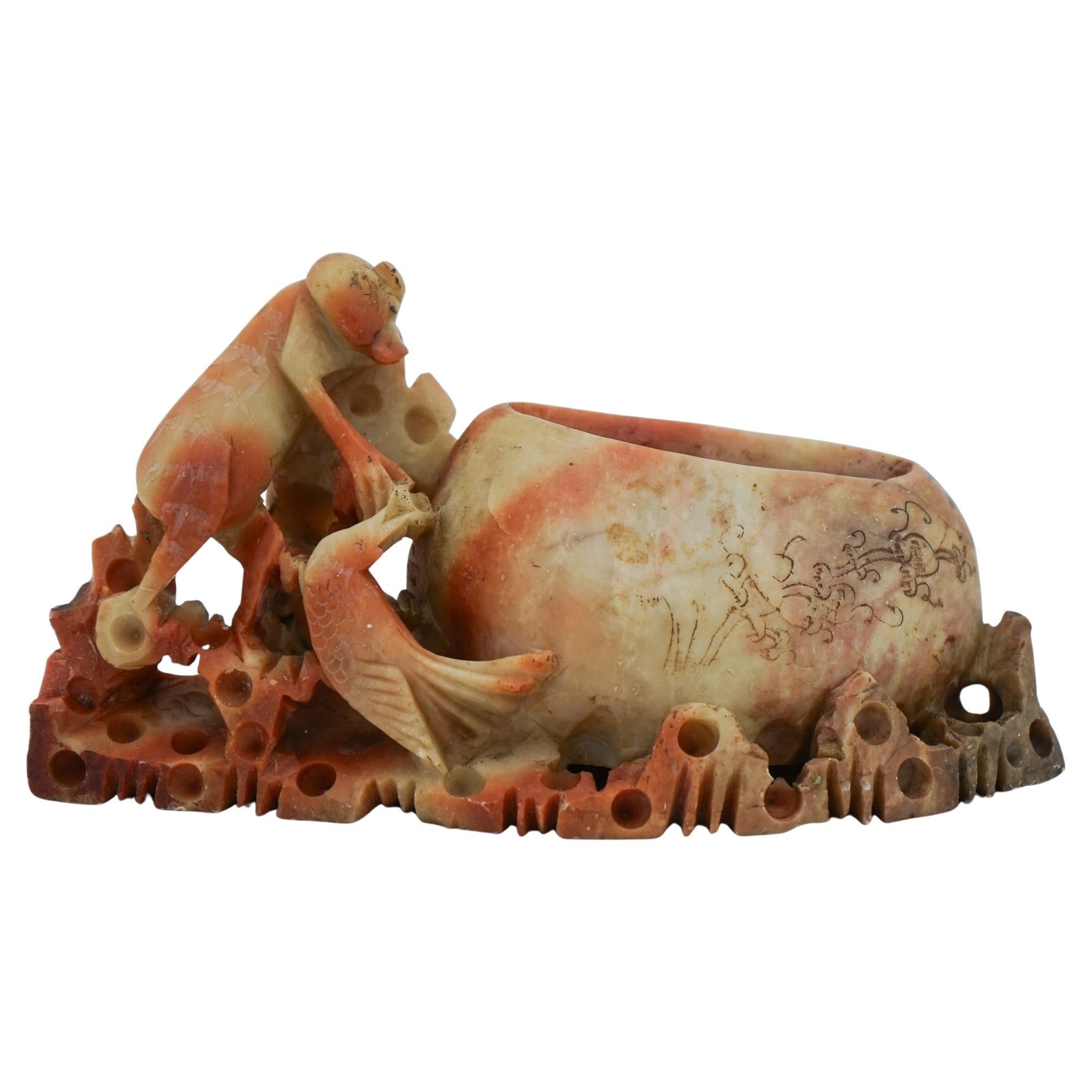 VASO DECORATIVO CINESE IN PIETRA DI SAPONE intagliato a mano DEL VENTESIMO SECOLO