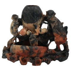 EARLY 20TH CENTRY ORIENTAL CHINESE HAND CARVED SOAPSTONE DECORATiVE POT