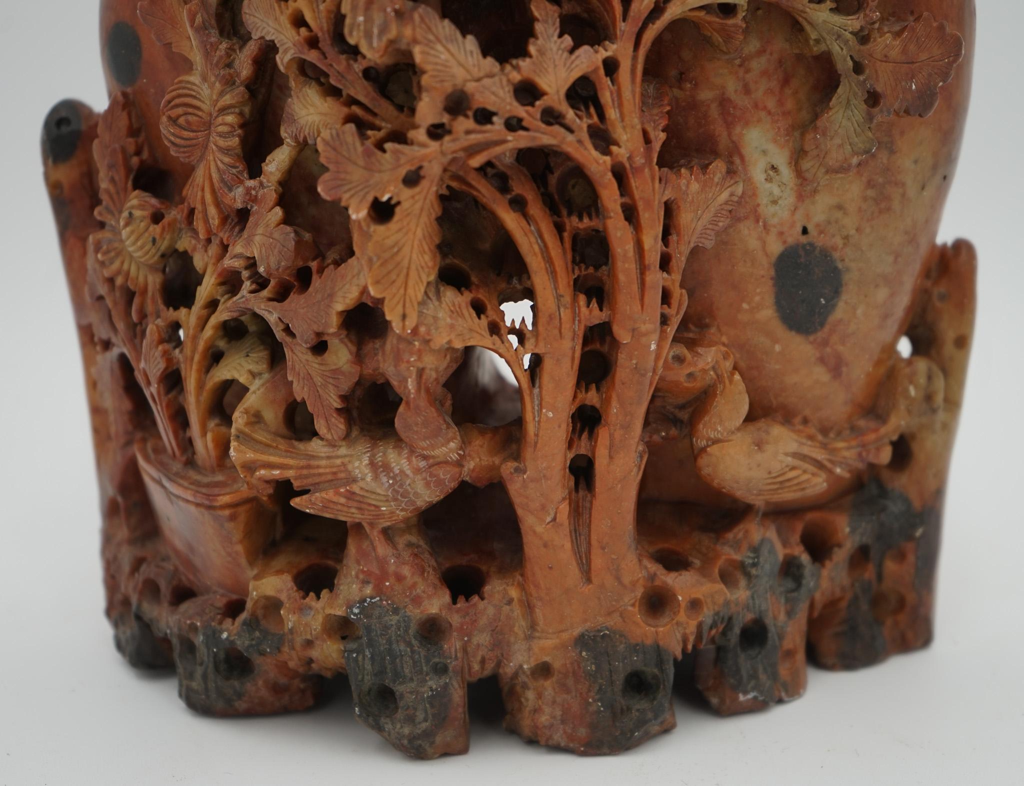 Chinois Vases décoratifs en pierre à savon ORIENTALE CHINOISE du début du 20e siècle, sculptés à la main en vente