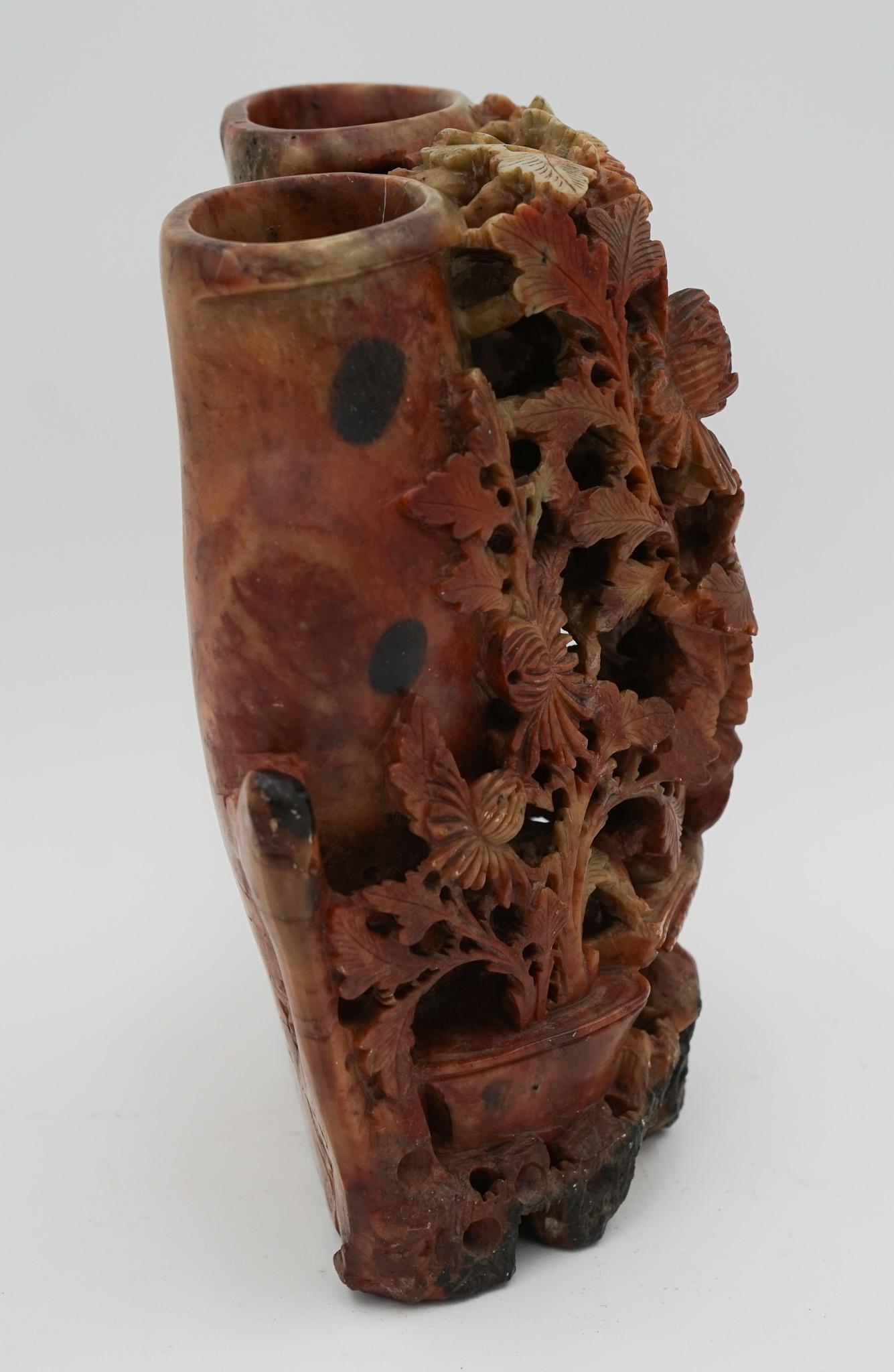 Fait main Vases décoratifs en pierre à savon ORIENTALE CHINOISE du début du 20e siècle, sculptés à la main en vente