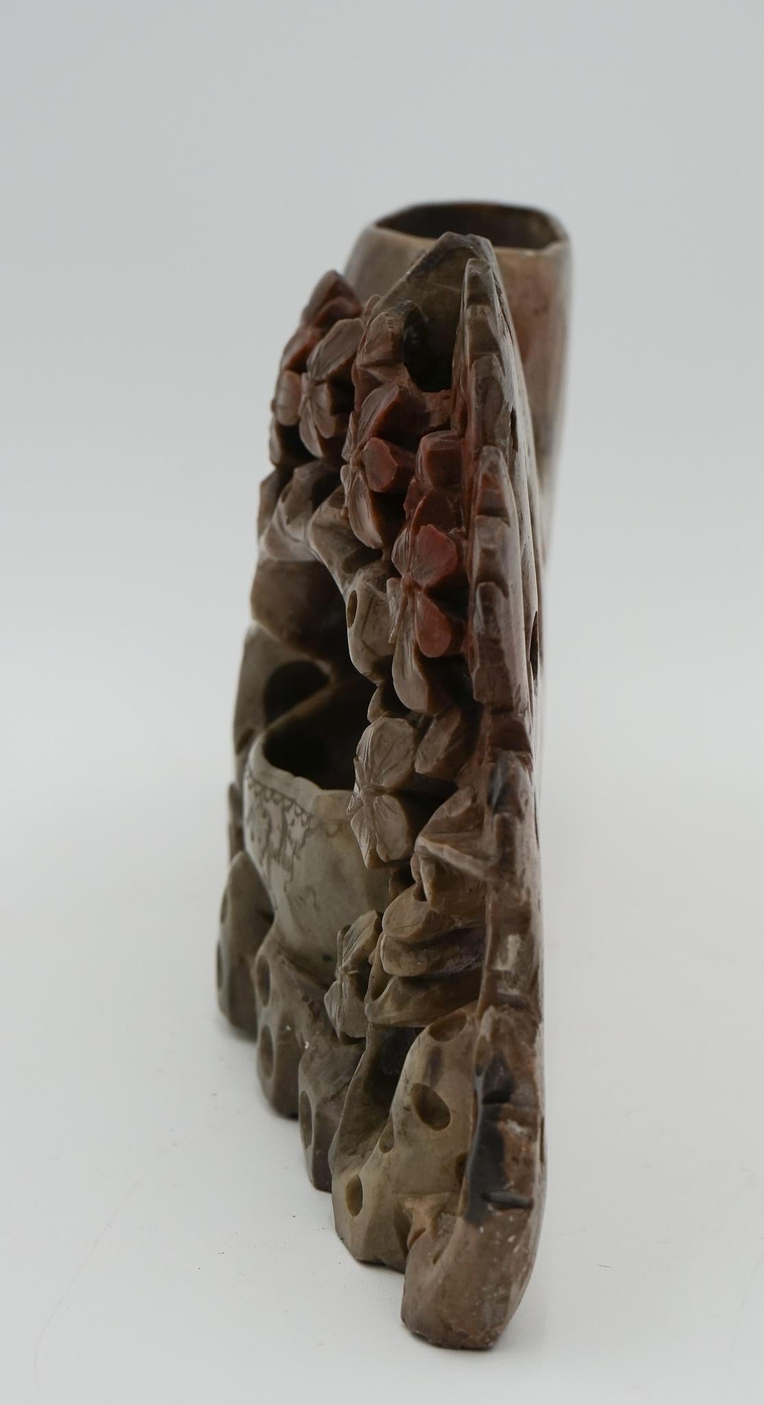 Stéatite GRAND POT DE DÉCORATION EN PIERRE DE SAVON ORIENTALE CHINOISE DE LA PREMIÈRE ANNEE DU 20e SIÈCLE Sculptée à la main en vente