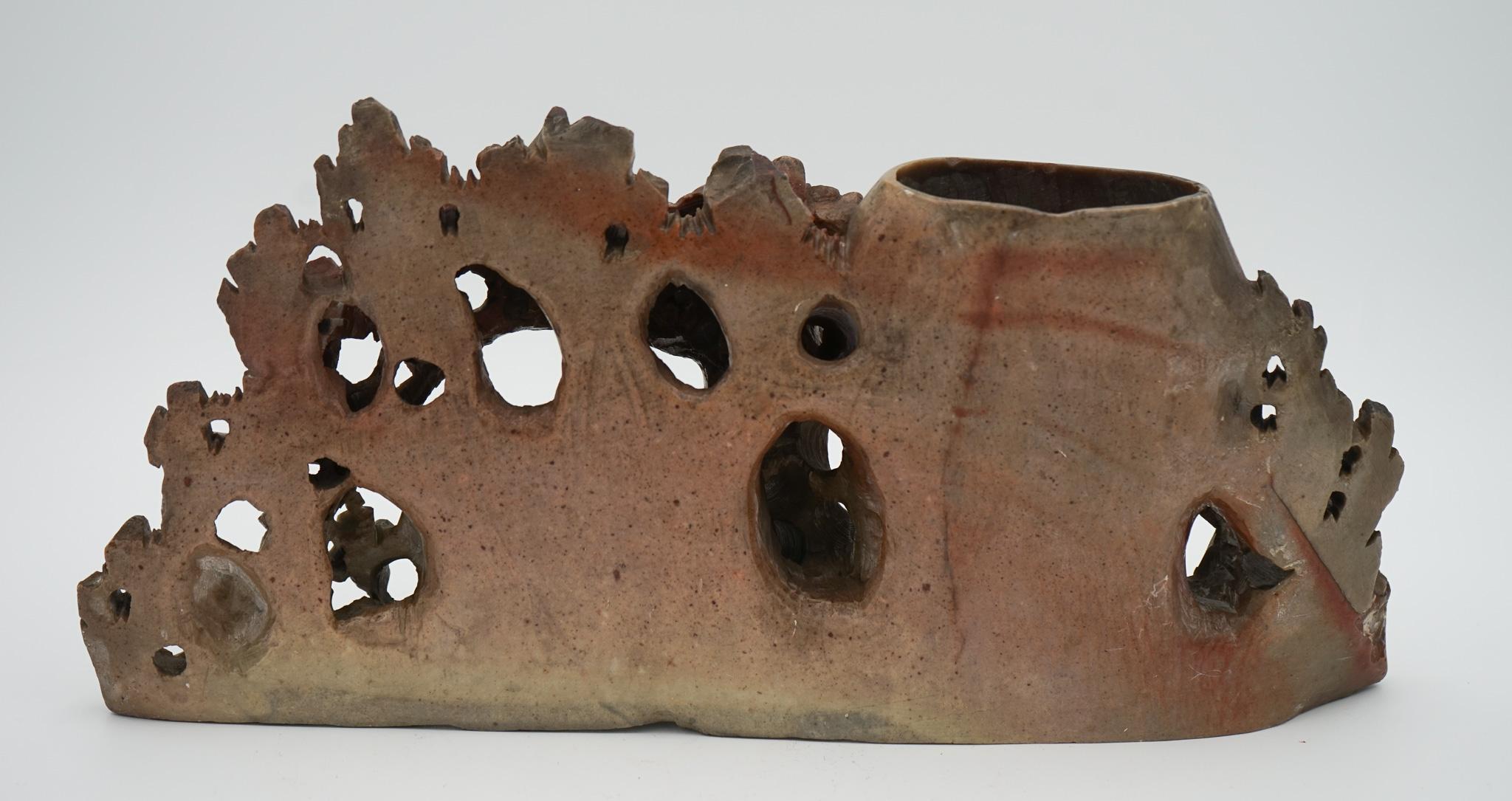 GRAND POT DE DÉCORATION EN PIERRE DE SAVON ORIENTALE CHINOISE DE LA PREMIÈRE ANNEE DU 20e SIÈCLE Sculptée à la main en vente 1