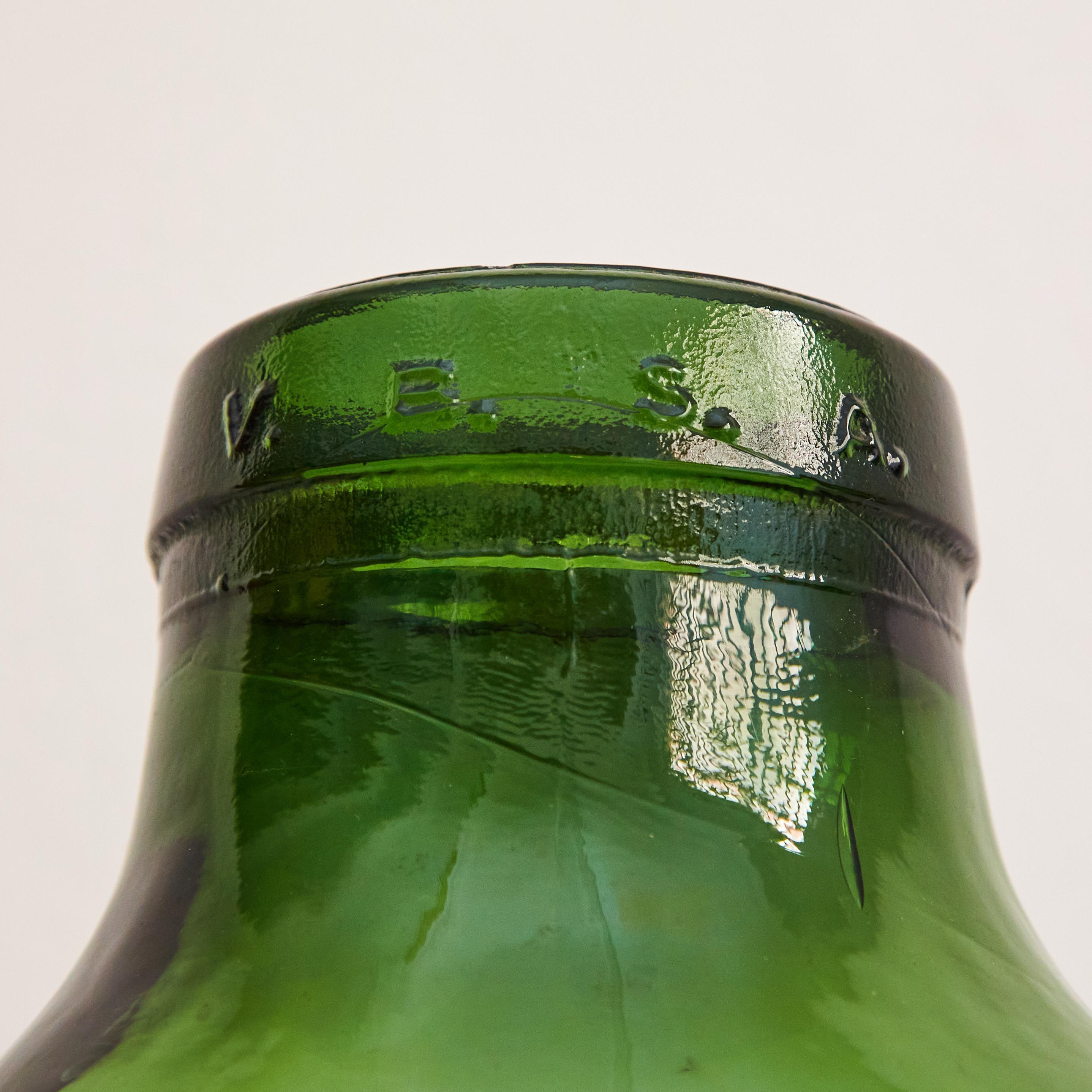 XX secolo Vaso a bottiglia in vetro spagnolo dei primi del Novecento, 1940 circa in vendita