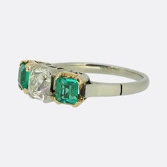 Anello con tre pietre (diamante e smeraldo) da 1,30 carati, primi anni del XX secolo