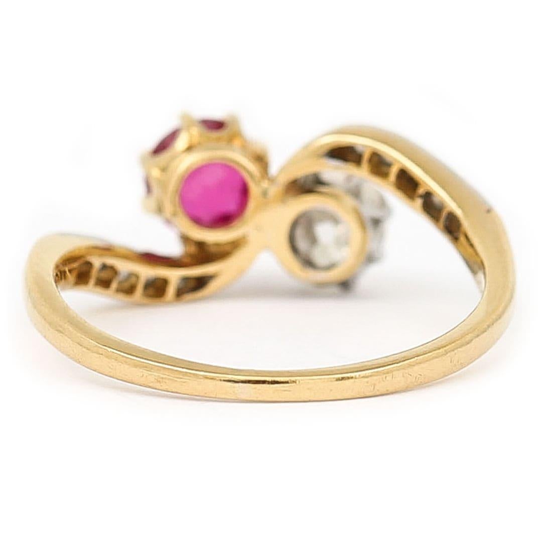 Women's or Men's Early 20th Century 18ct Gold Ruby and Diamond Toi et Moi Ring