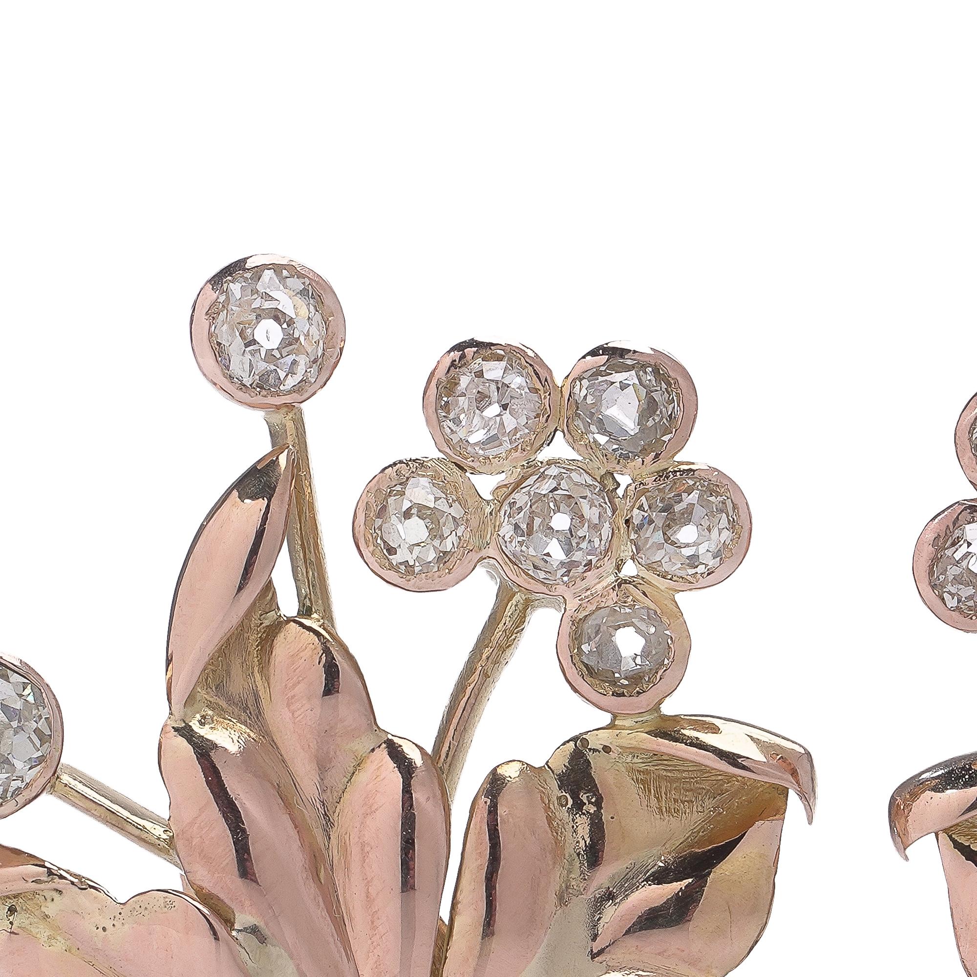 Boucles d'oreilles florales en or 18kt du début du 20ème siècle - 2.8 cts Total Bon état - En vente à Braintree, GB