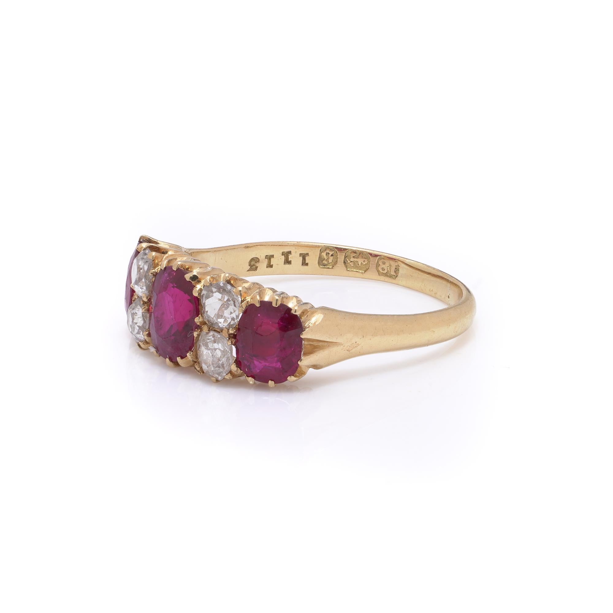 Début du 20ème siècle Bague en or 18kt avec rubis et diamant de taille européenne ancienne Bon état - En vente à Braintree, GB
