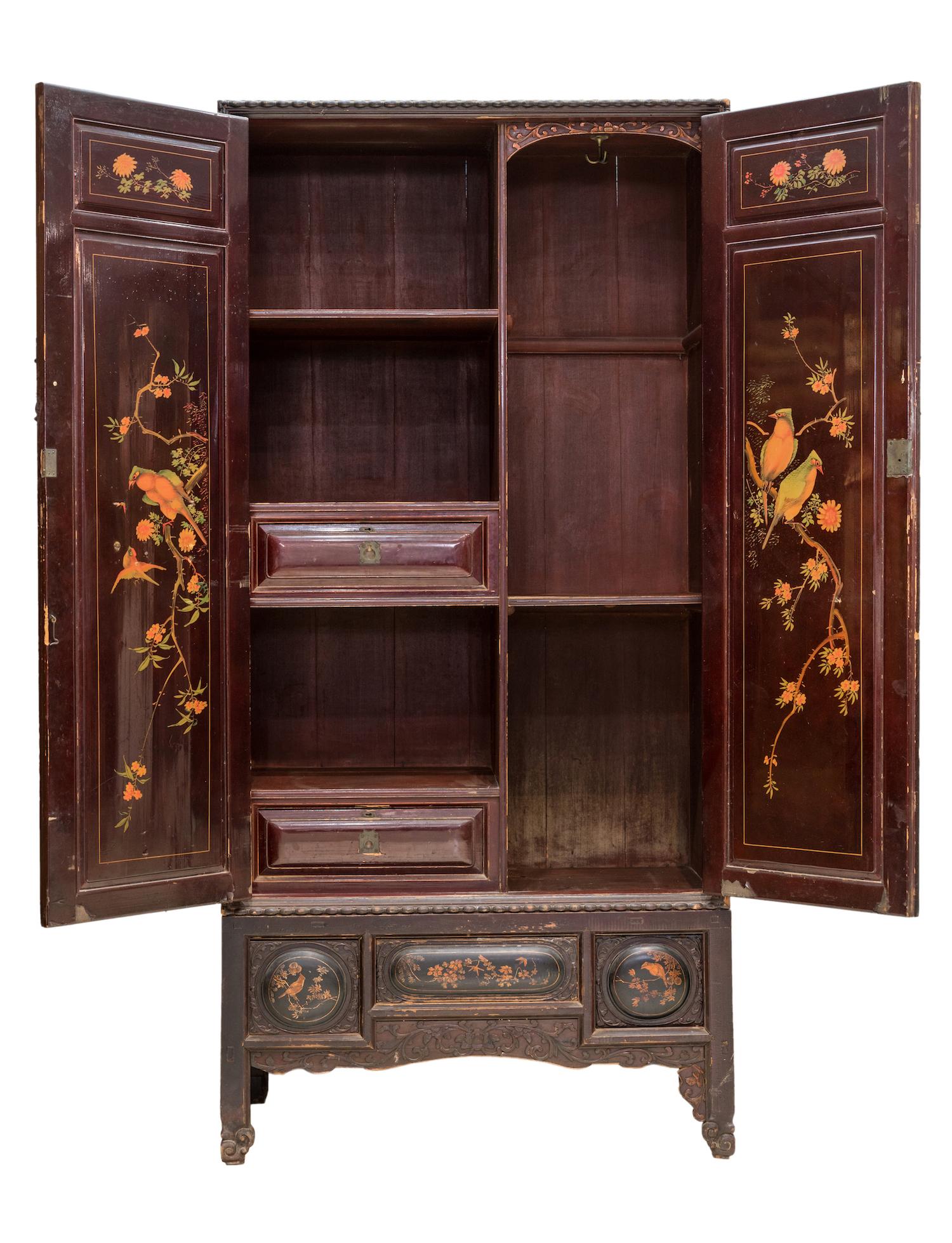 Qing Early 20th Century 2-Tier Lacquered Cabinet