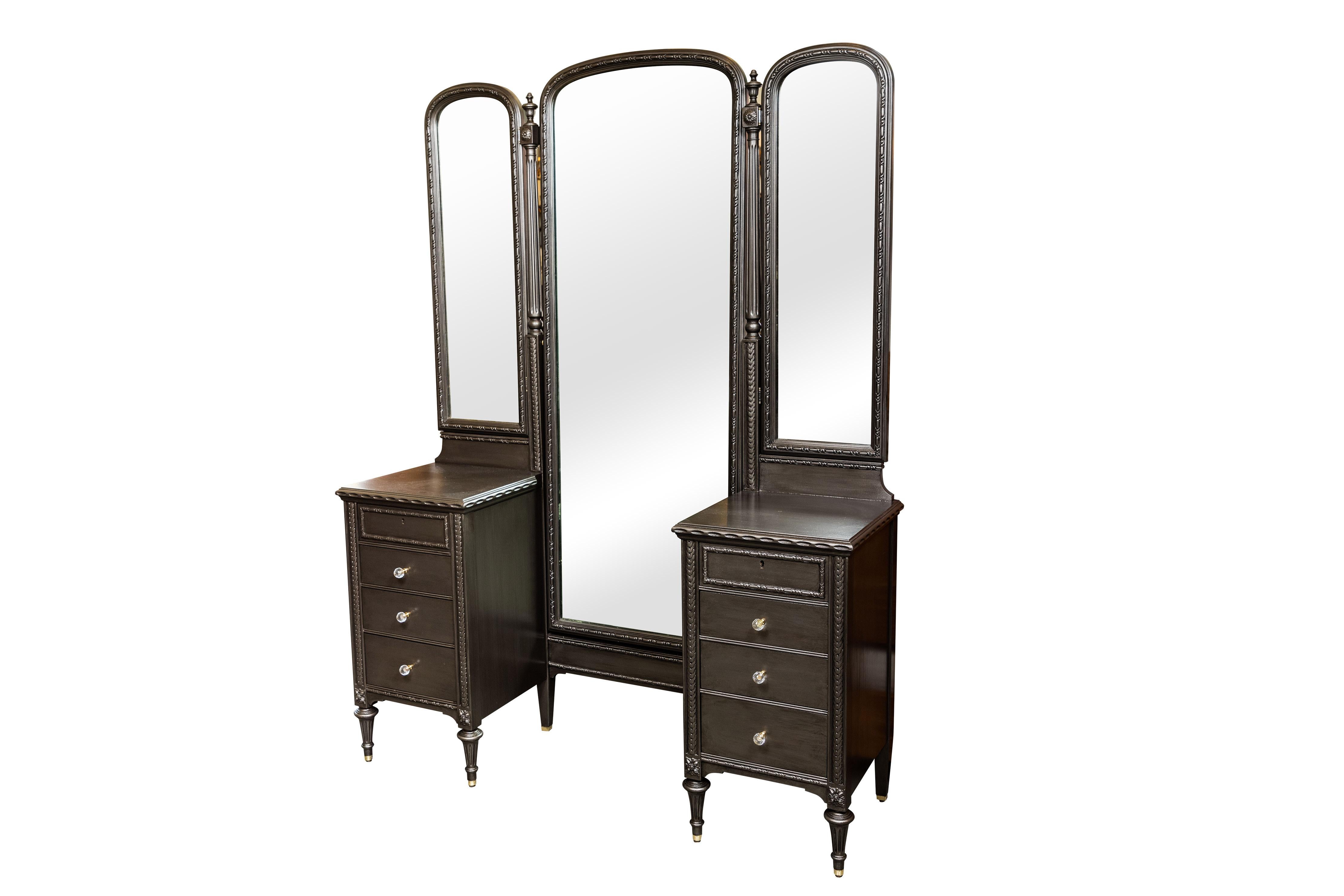 antique 3 mirror vanity