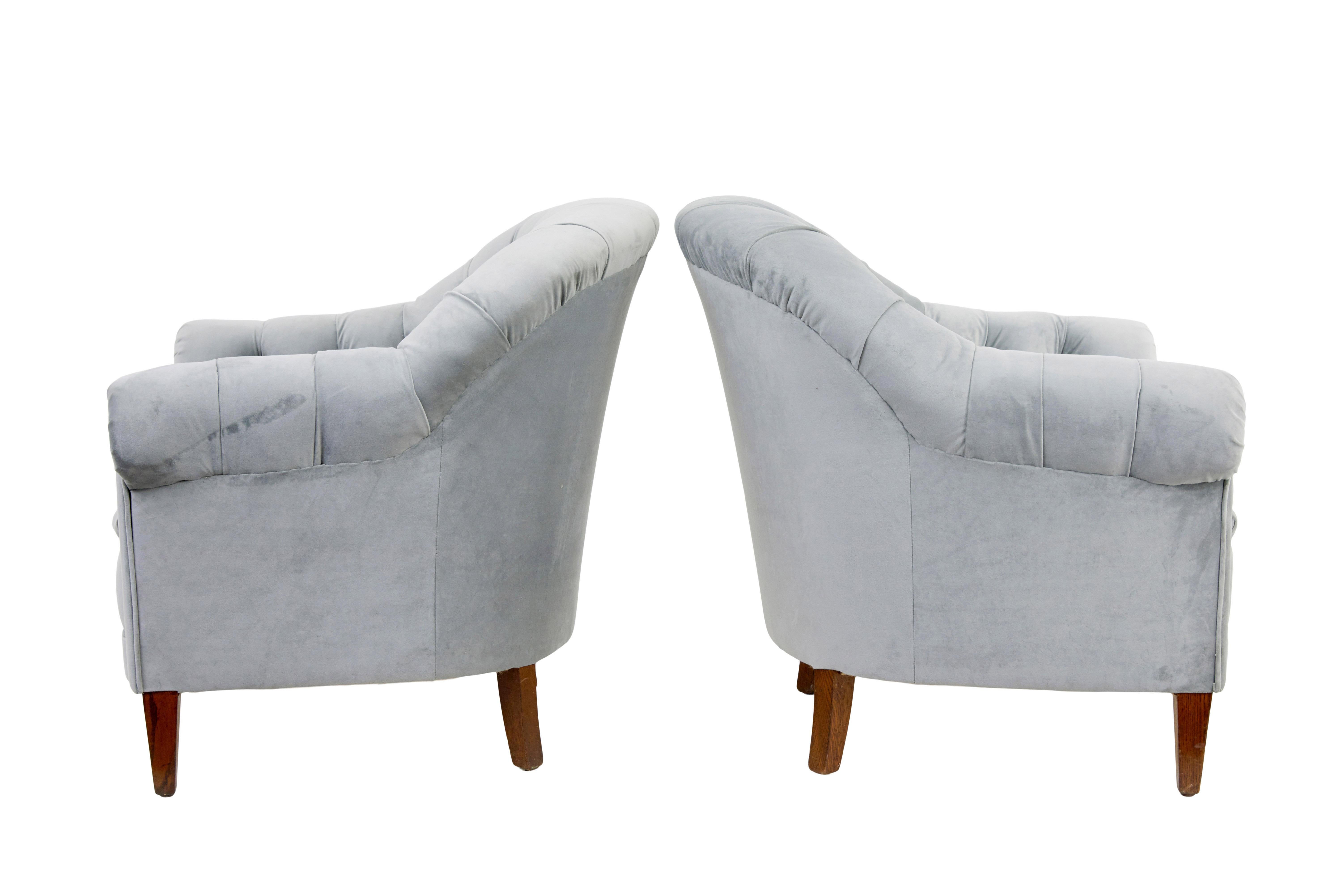 Ensemble de salon 3 pièces à dossier boutonné du début du 20e siècle en vente 3