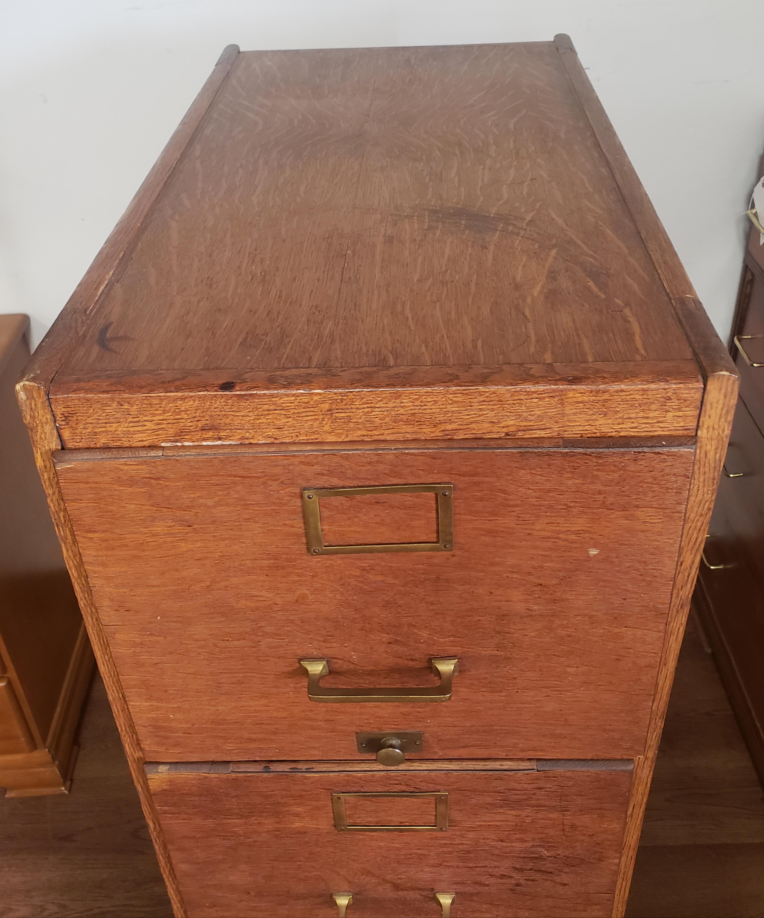 American Colonial Early 20th Century 4-Drawer Oak Filing Cabinet For Sale