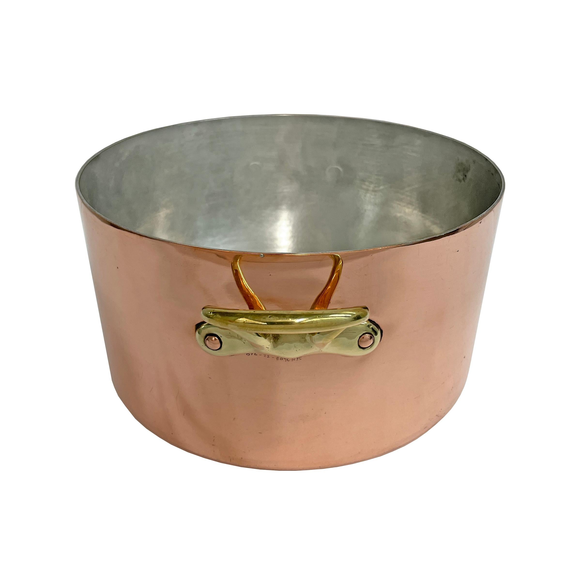 Country Early 20th Century 6.5 Quart Bazar Français Copper Pot For Sale