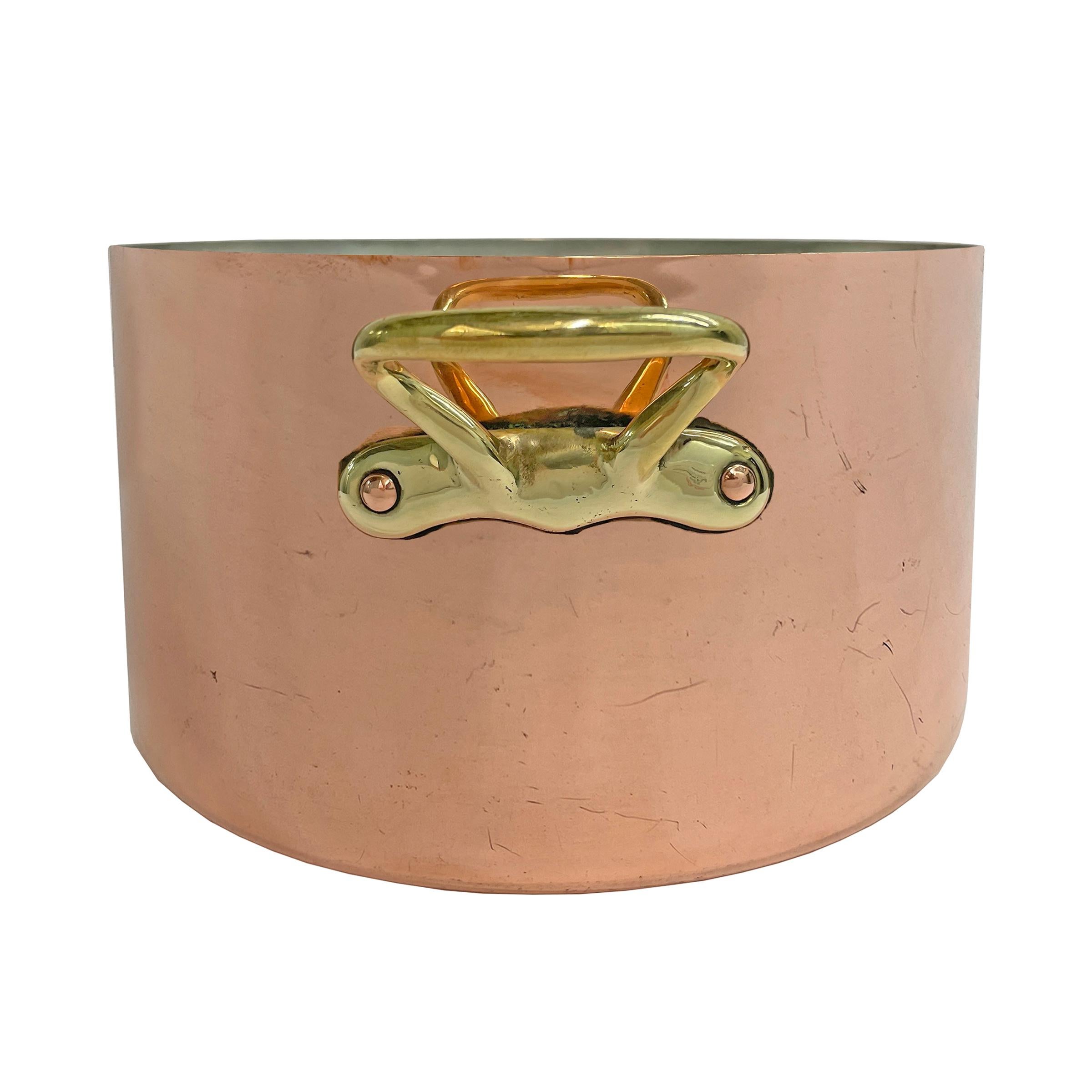 French Early 20th Century 6.5 Quart Bazar Français Copper Pot For Sale