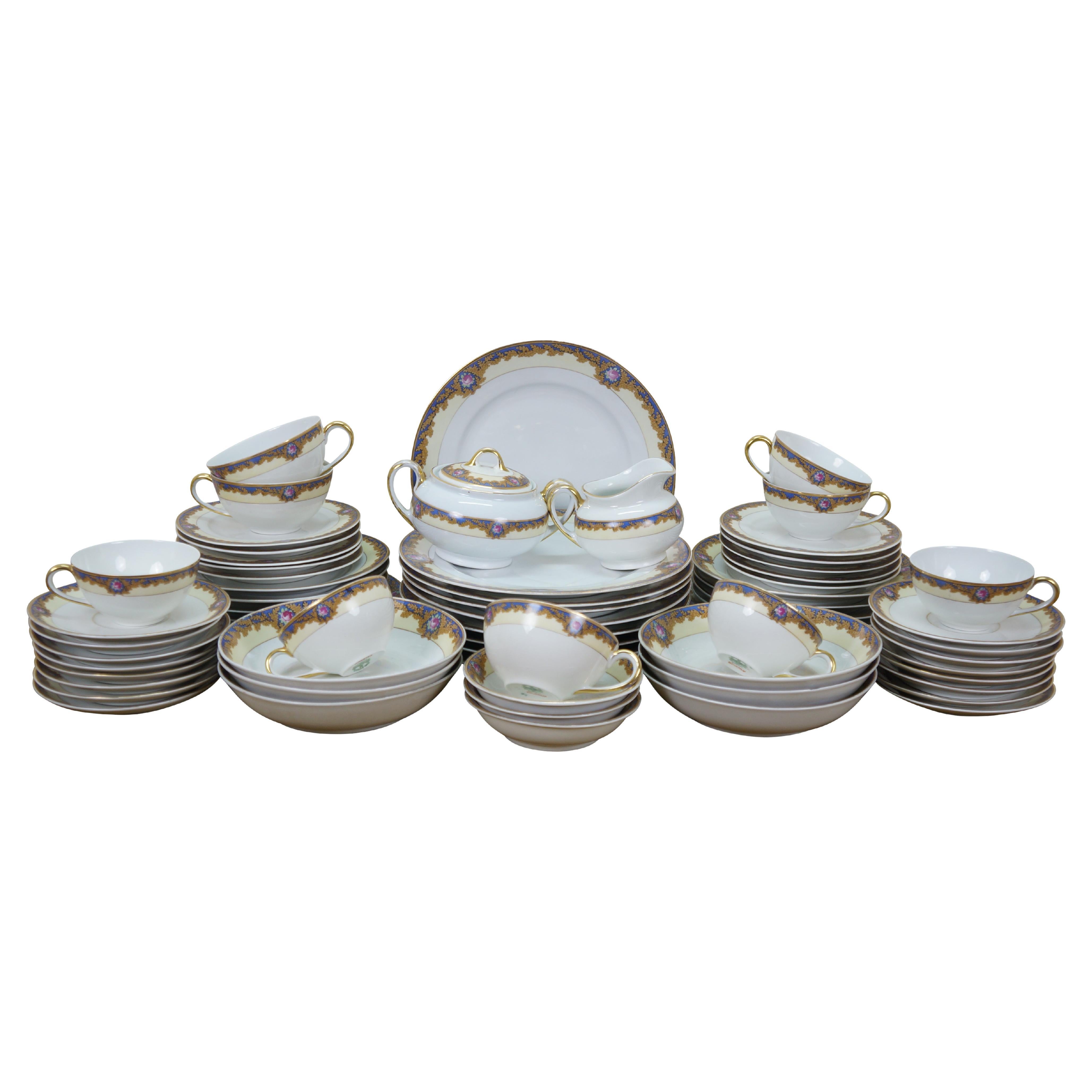 Early 20th Century 68 Pc Royal Bayreuth Beverly Floral Rose Dinnerware China Set For Sale
