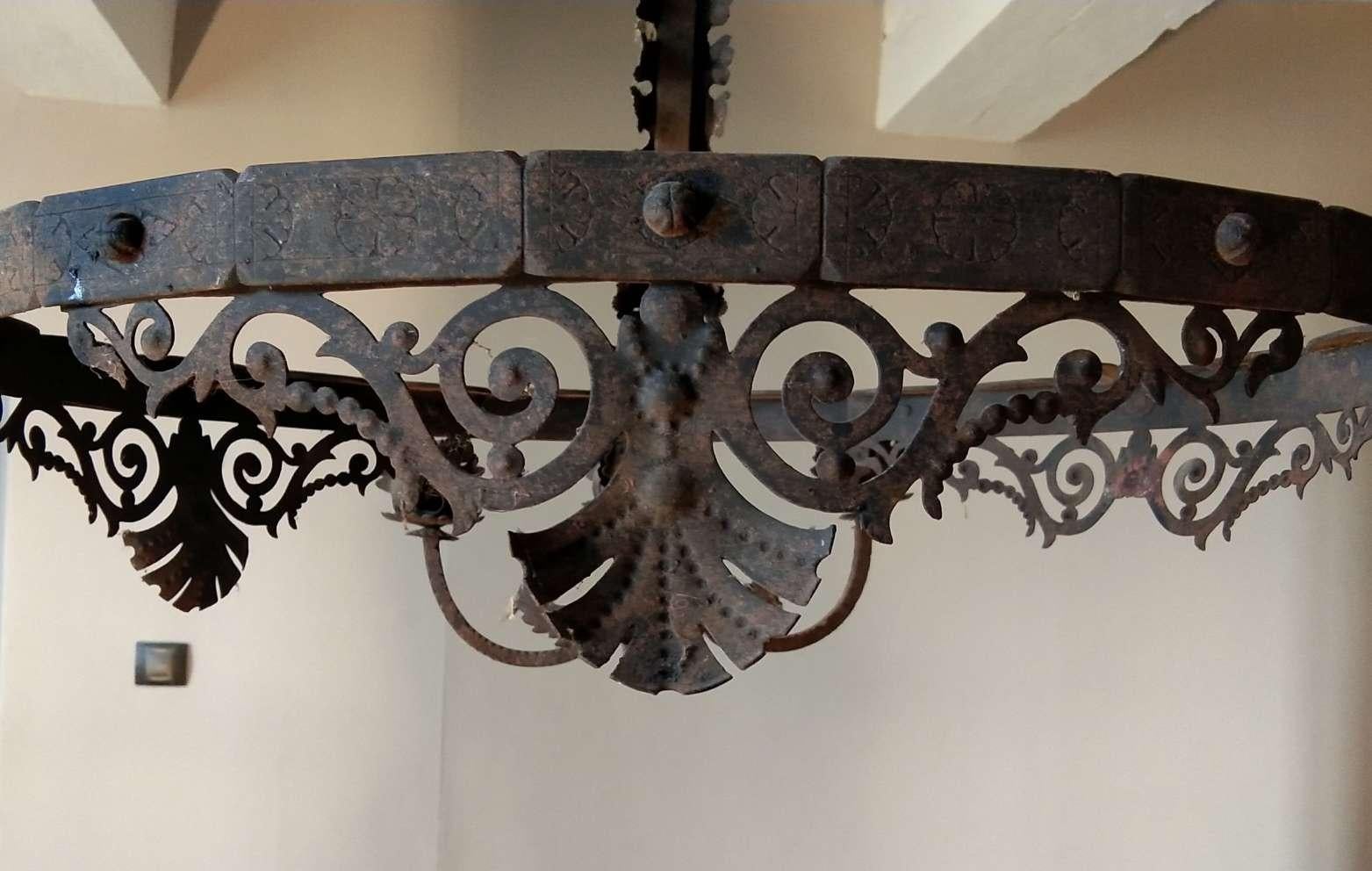 Louis XV Early 20th Century 9-Light French Iron Chandelier For Sale