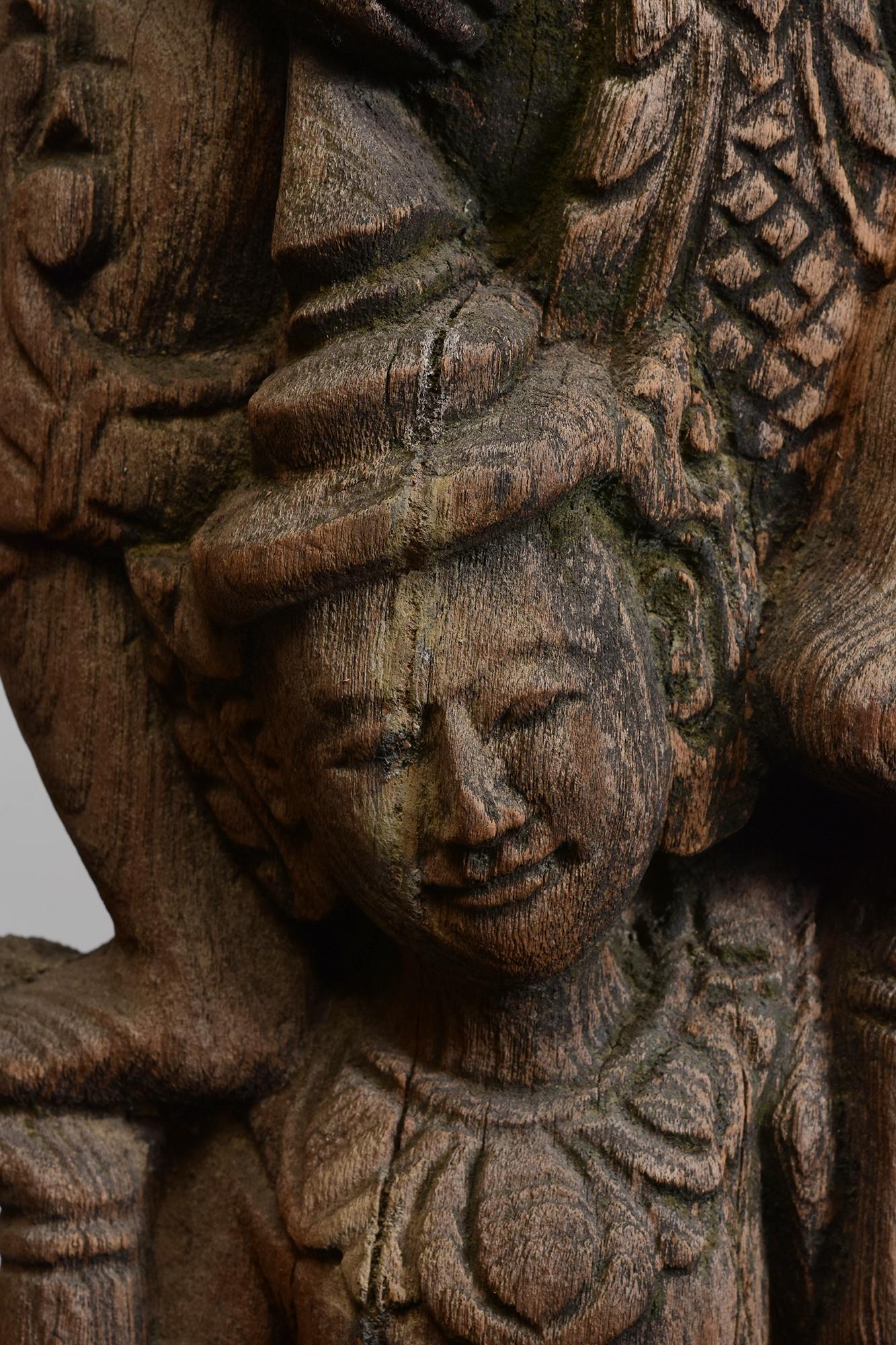Early 20th Century, A Pair of Antique Burmese Wooden Finial Chofa with Figures For Sale 7