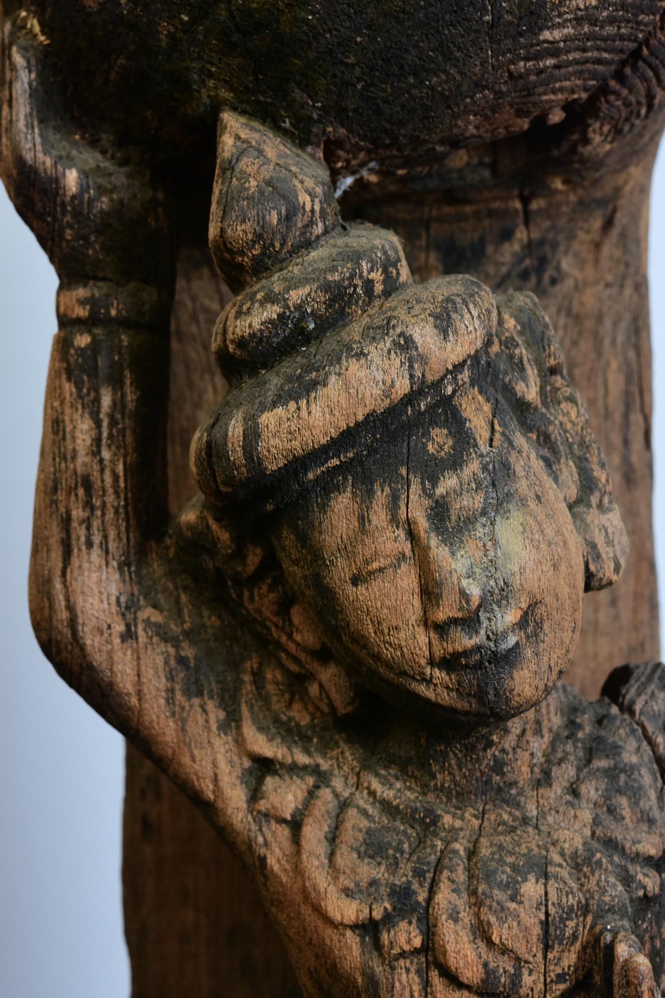 Early 20th Century, A Pair of Antique Burmese Wooden Finial Chofa with Figures For Sale 8