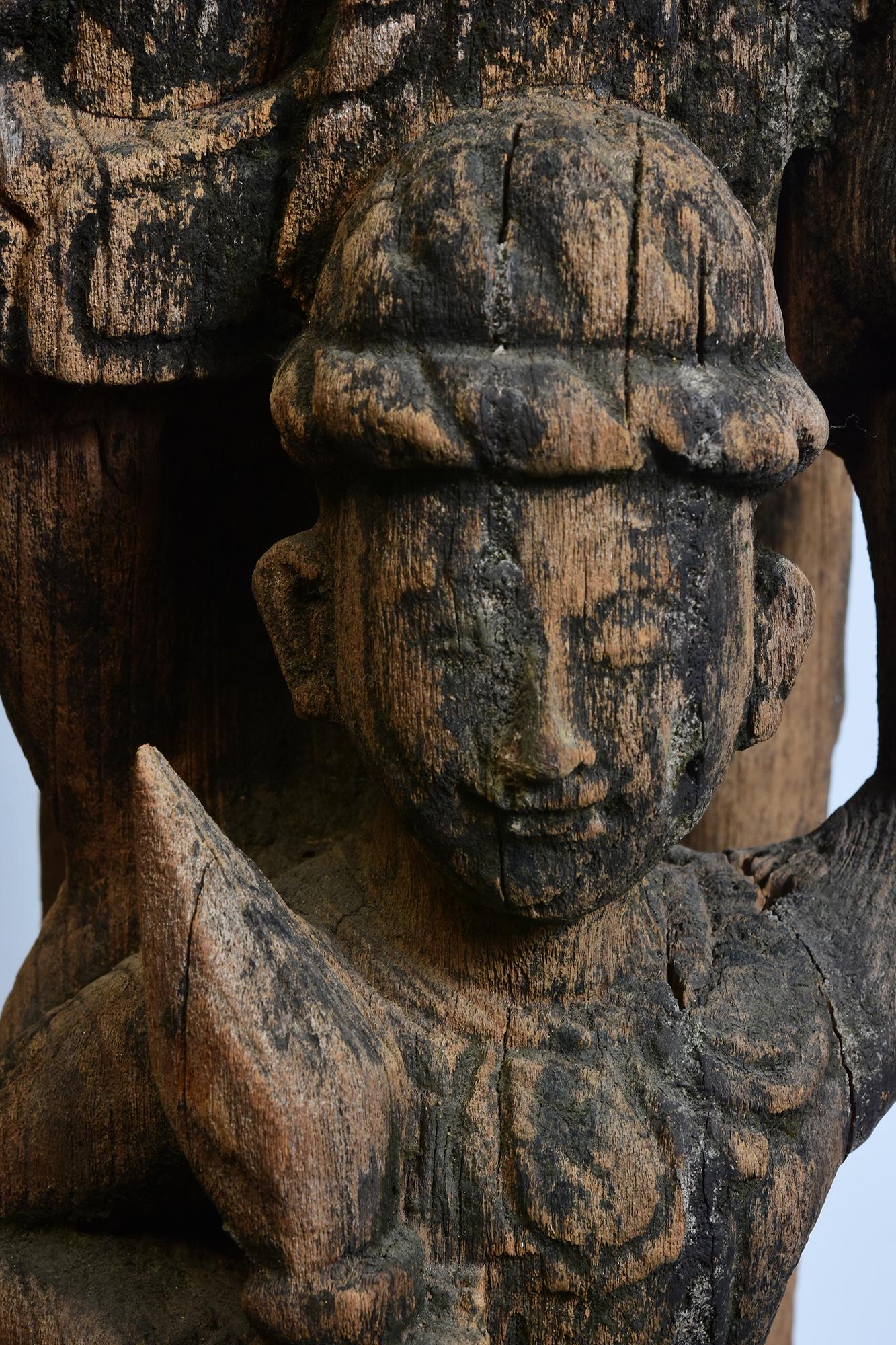 Early 20th Century, A Pair of Antique Burmese Wooden Finial Chofa with Figures For Sale 9