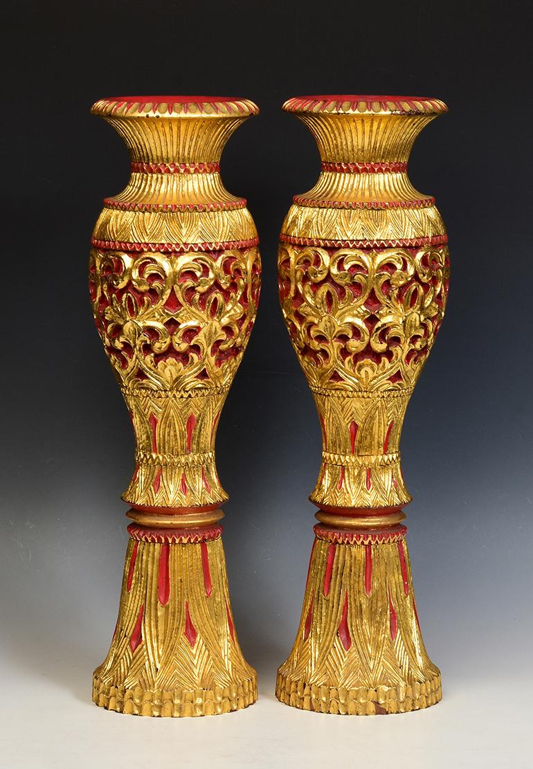 Early 20th Century, A Pair of Burmese Lacquered Vase with Gilding For Sale 6