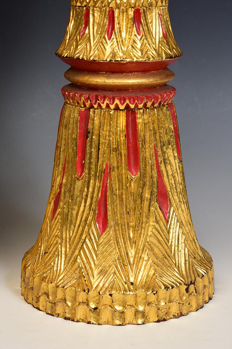 Early 20th Century, A Pair of Burmese Lacquered Vase with Gilding For Sale 3