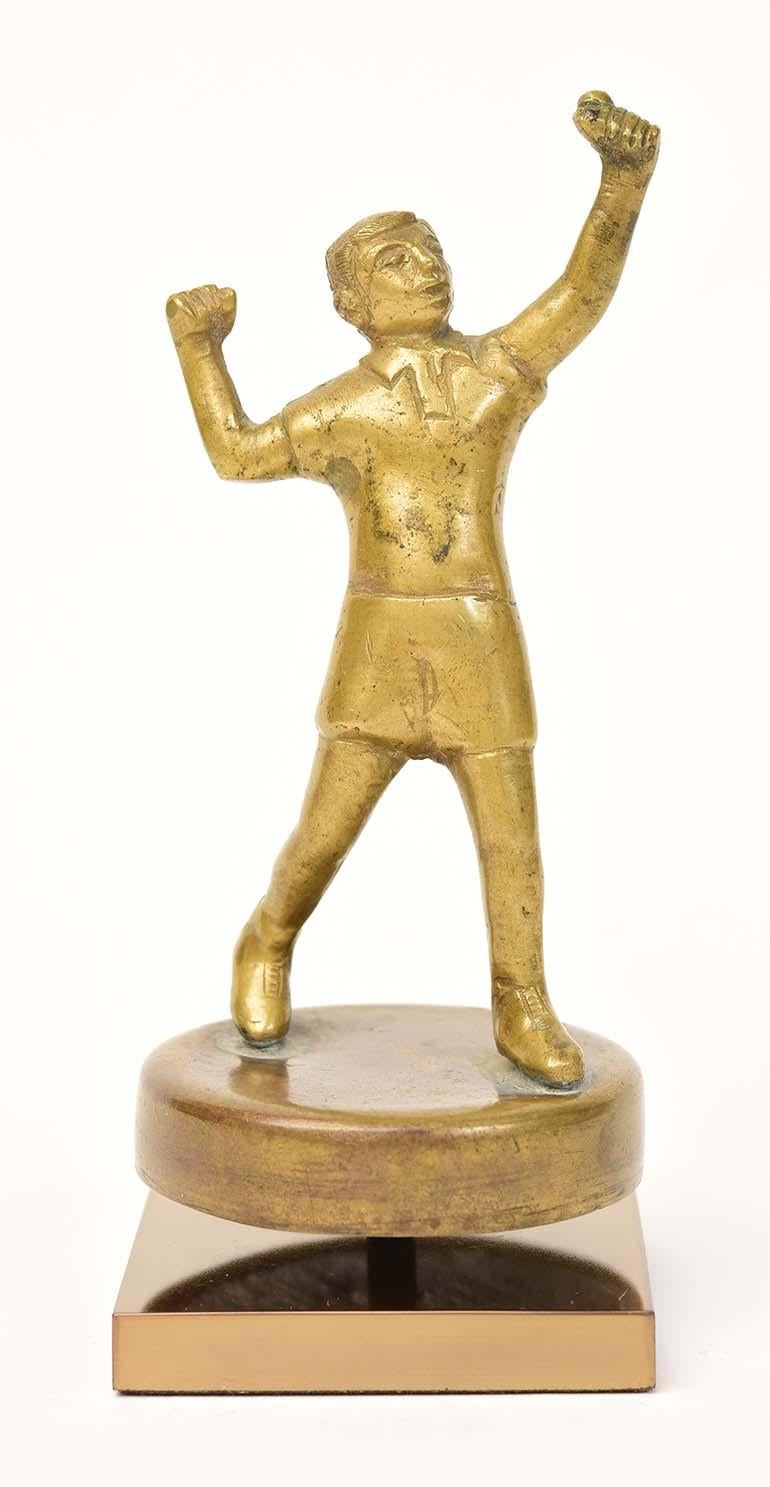 Early 20th Century, A Set of Burmese Bronze Sportsman Figurines For Sale 13