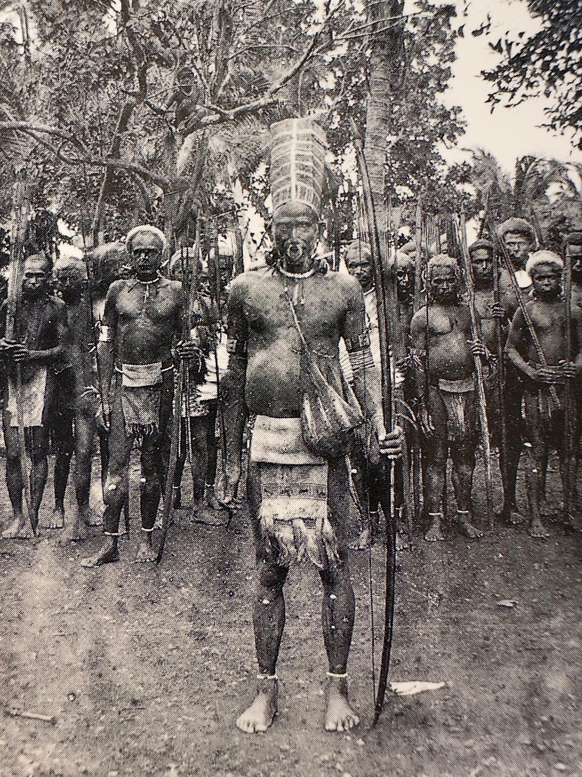 Early 20th Century Abstract Tapa Headdress, Santa Cruz Island, Solomon Islands For Sale 1