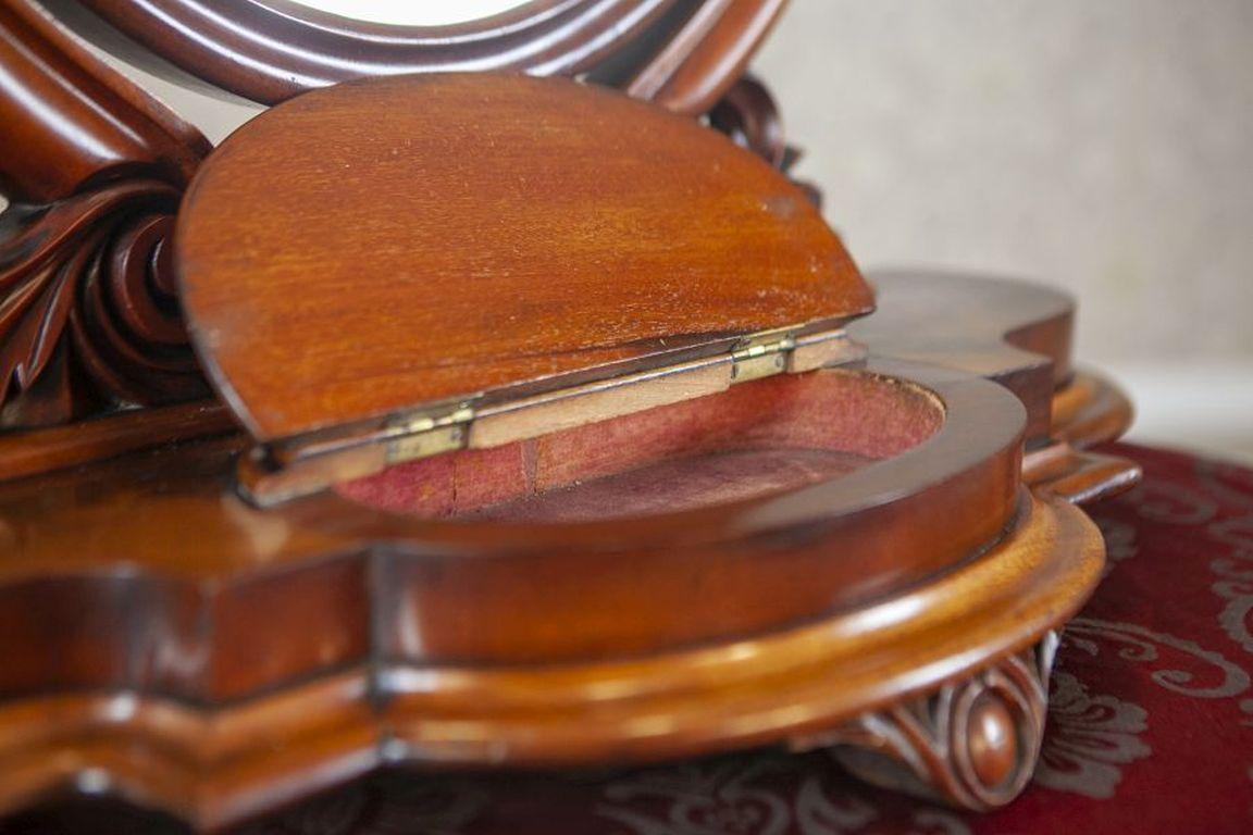 Miroir réglable du début du 20e siècle avec compartiment de rangement de style Sheraton en vente 5