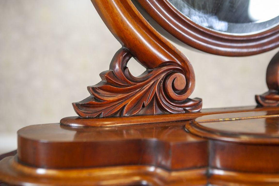Miroir réglable du début du 20e siècle avec compartiment de rangement de style Sheraton en vente 1