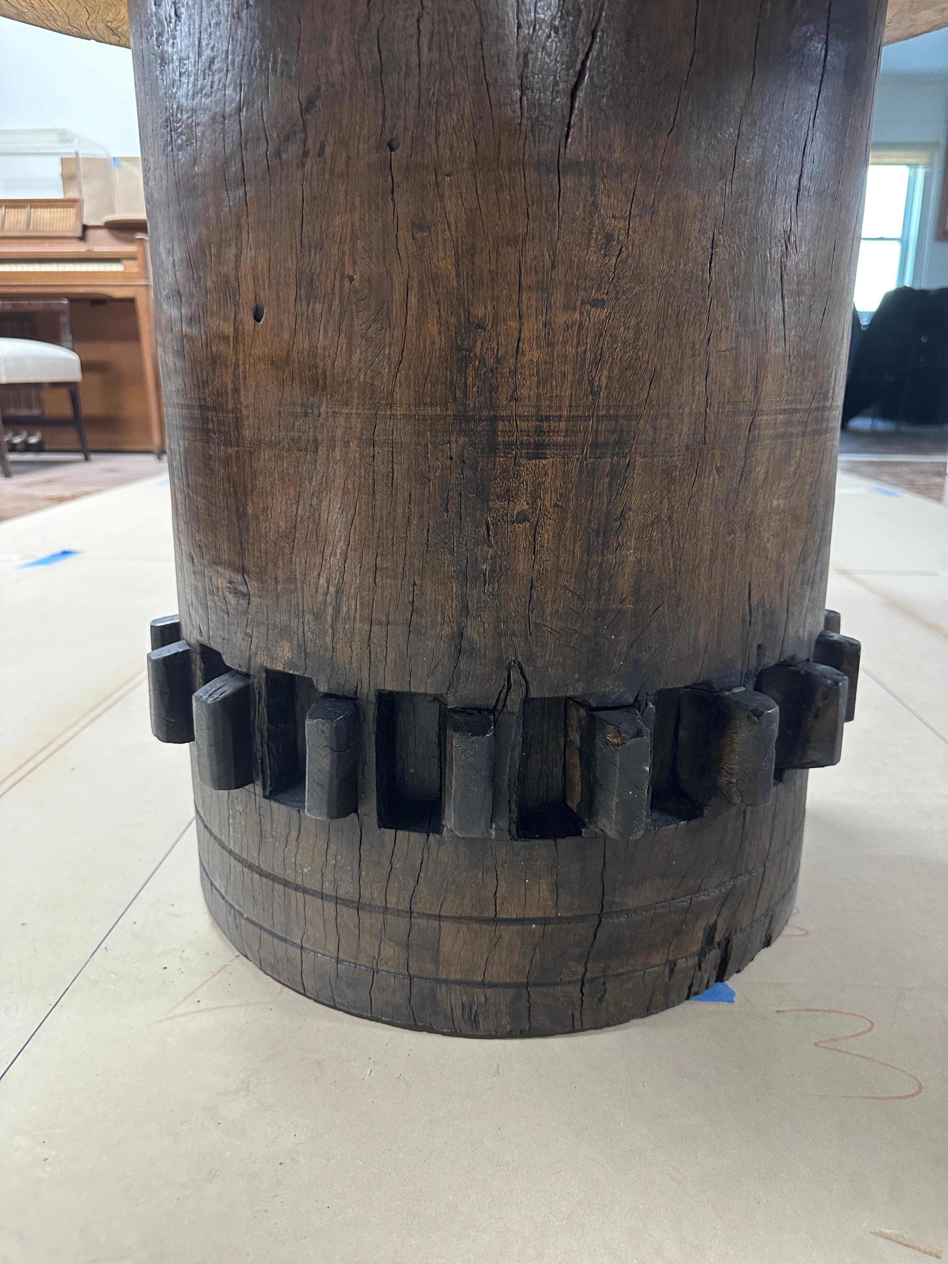 Africain Table en bois pour moulin à sucre africain du début du 20e siècle en vente