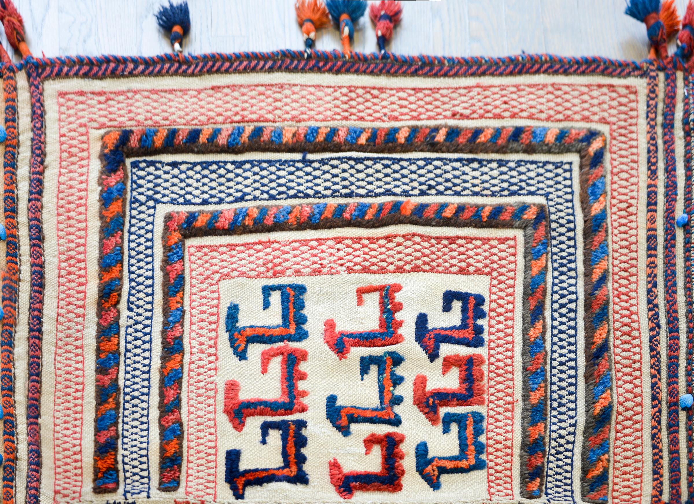 Afshar Pferdedeckenteppich aus dem frühen 20. Jahrhundert (Stammeskunst) im Angebot