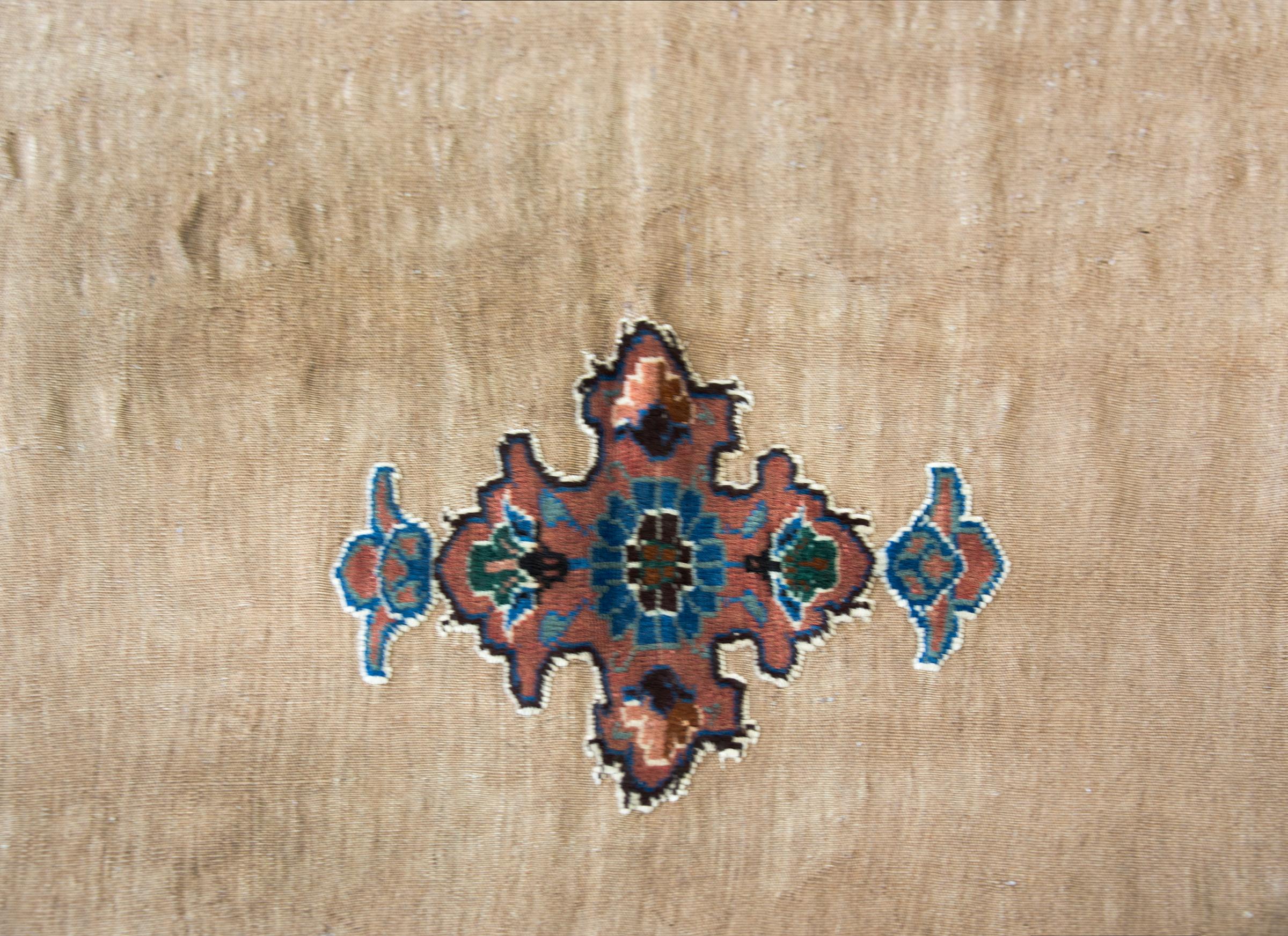 Afshar Sofreh Teppich aus dem frühen 20. Jahrhundert (Mitte des 20. Jahrhunderts) im Angebot