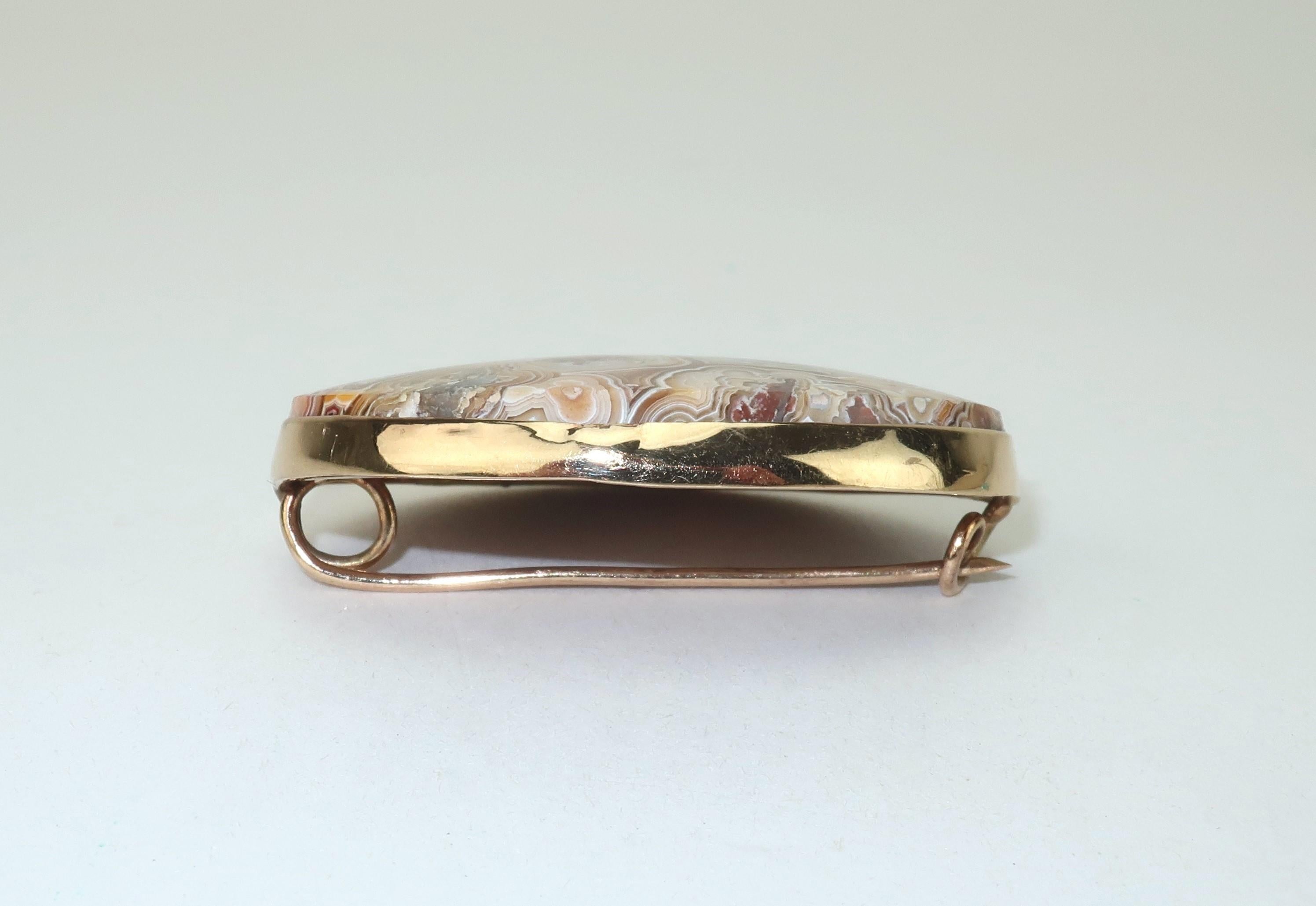 Early 20th Century Agate & 14K Gold Brooch For Sale 1