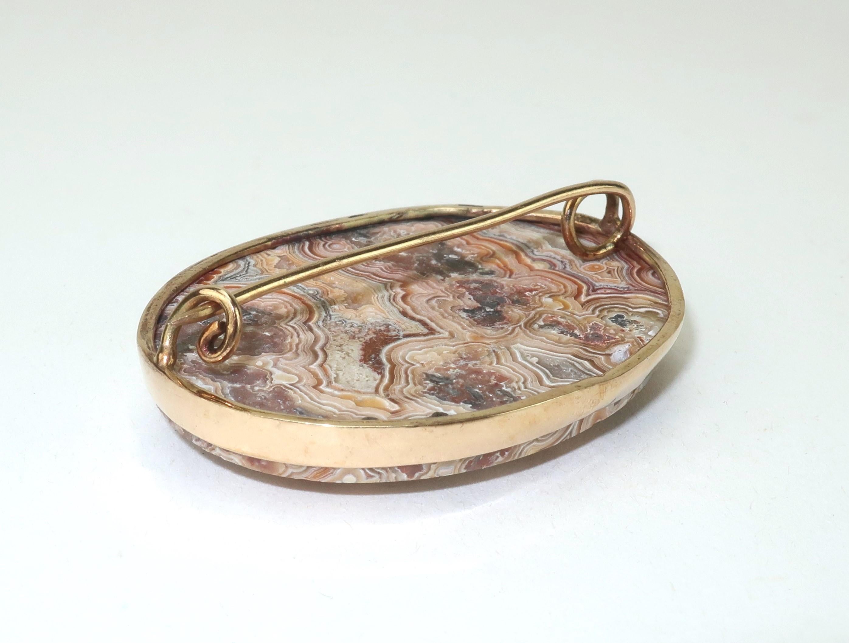 Early 20th Century Agate & 14K Gold Brooch For Sale 3
