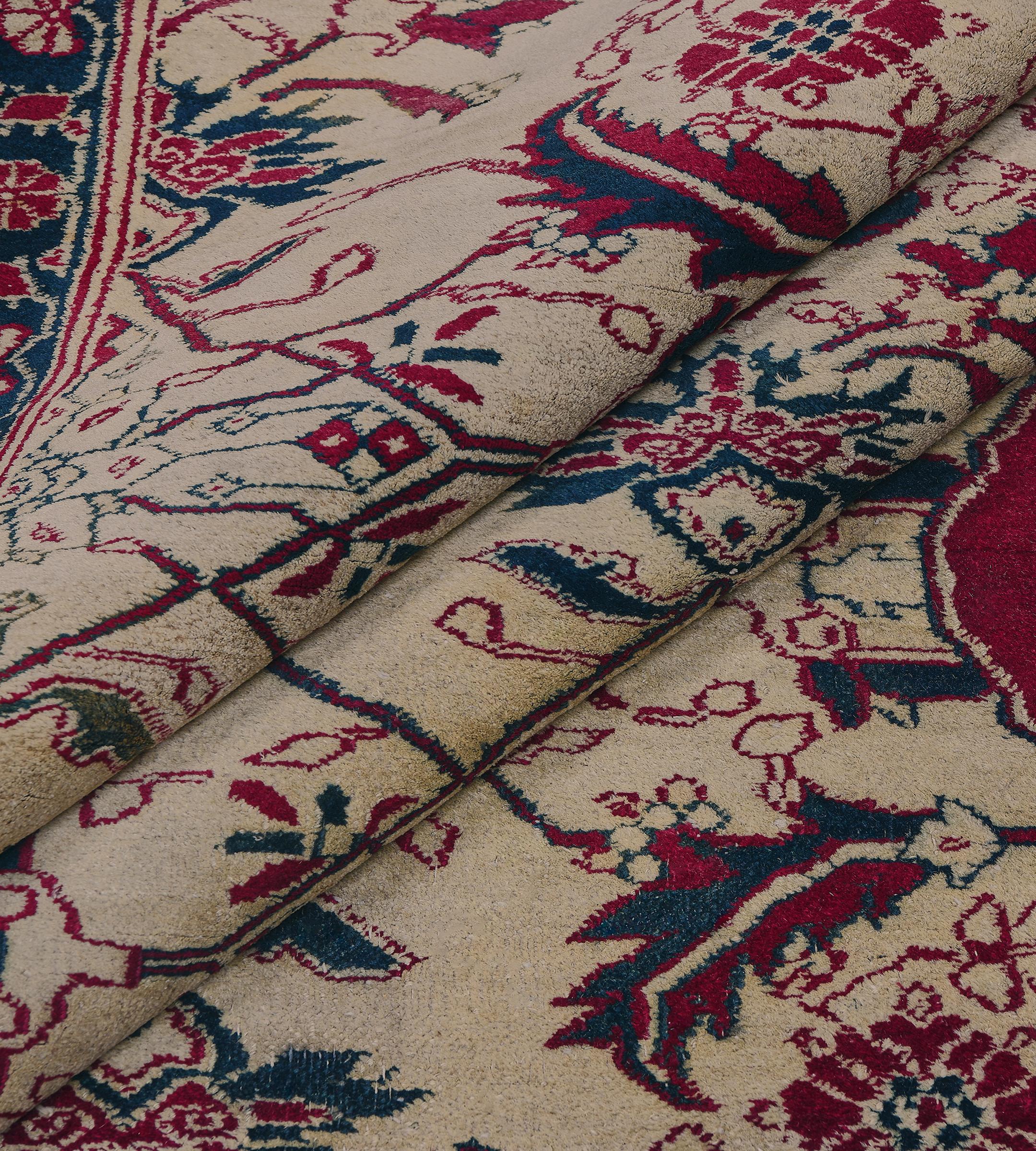 Early 20th Century Agra Rug from North India For Sale 4