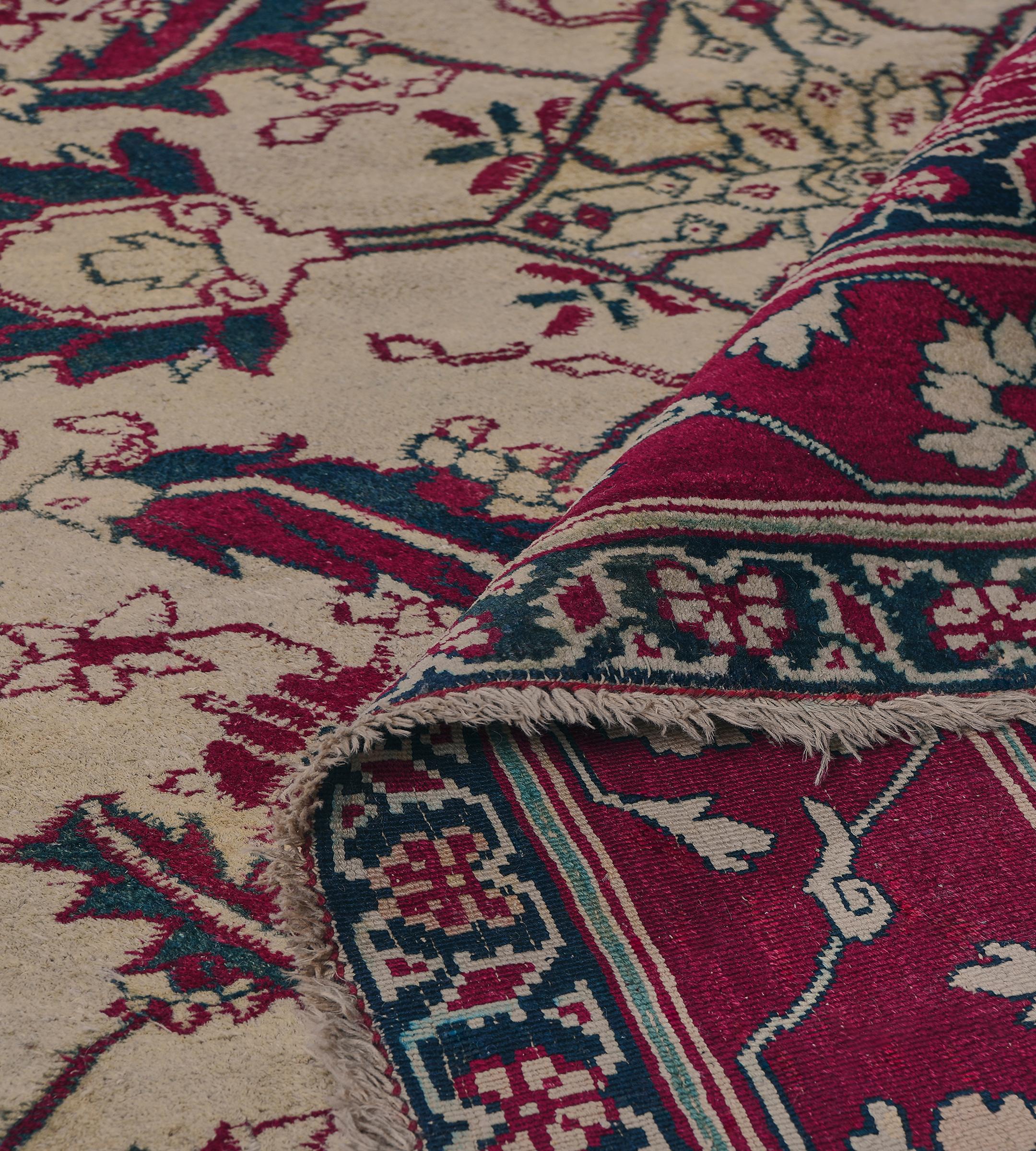 Early 20th Century Agra Rug from North India For Sale 5