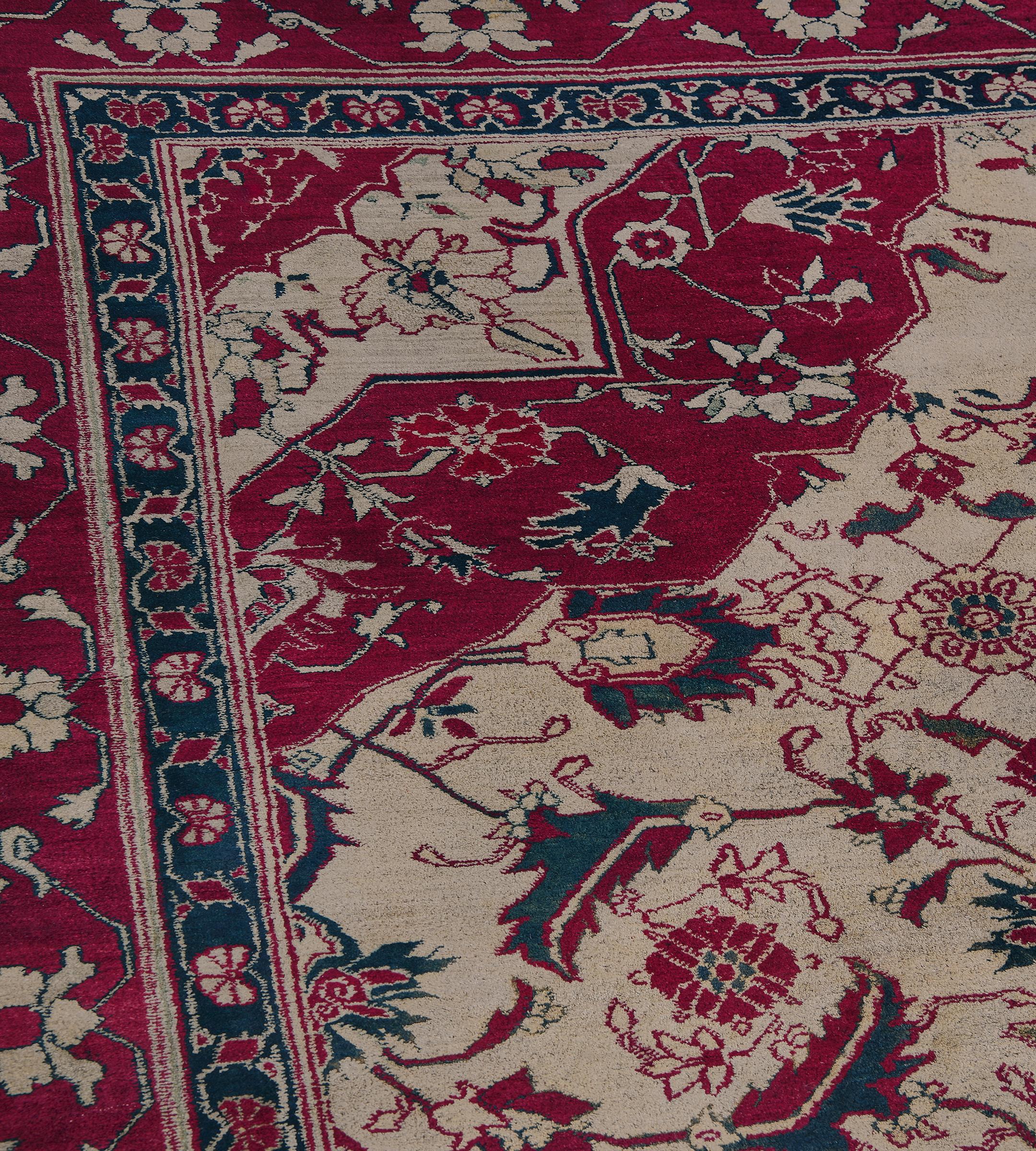 Early 20th Century Agra Rug from North India In Good Condition For Sale In West Hollywood, CA