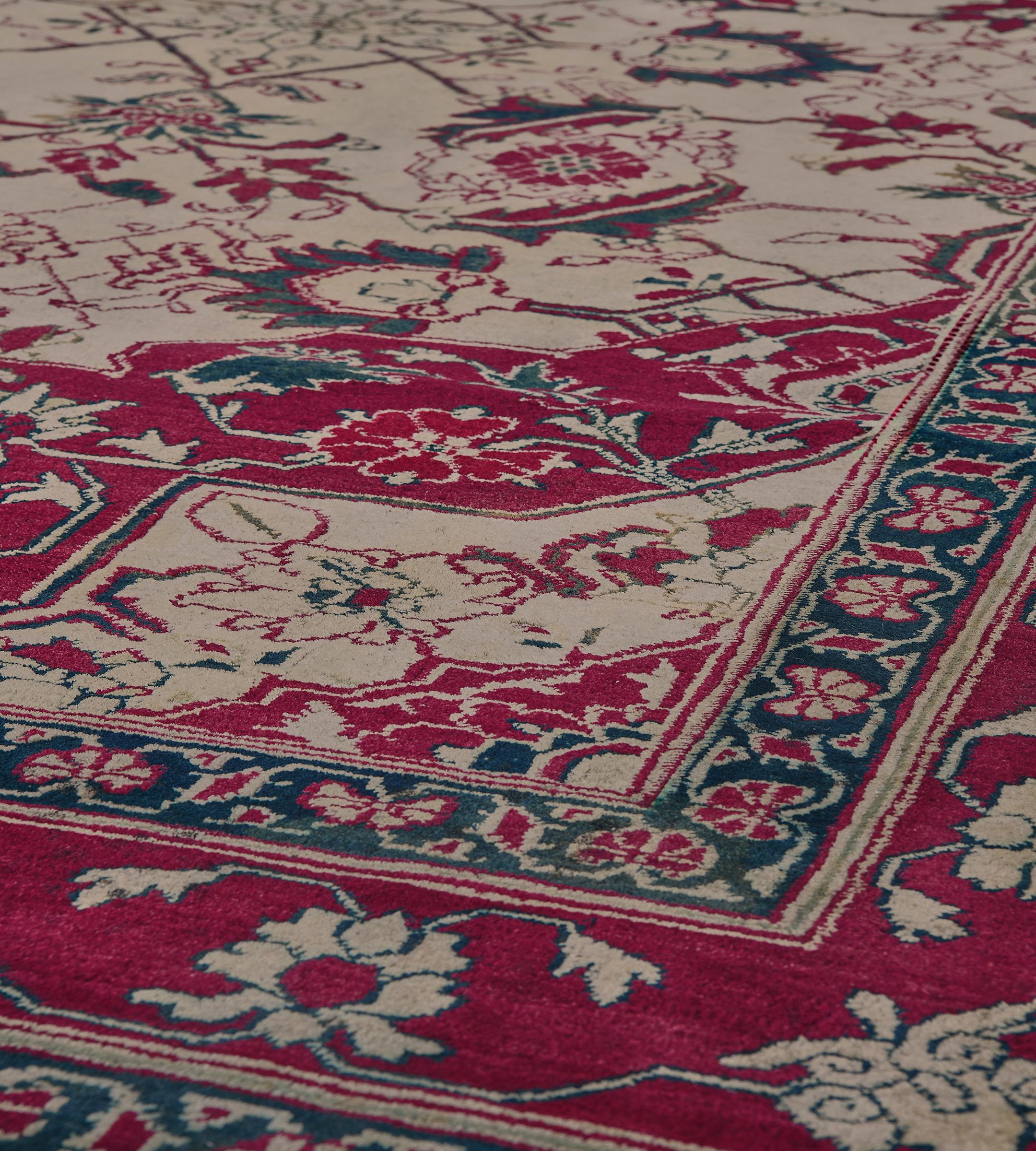 Early 20th Century Agra Rug from North India For Sale 2