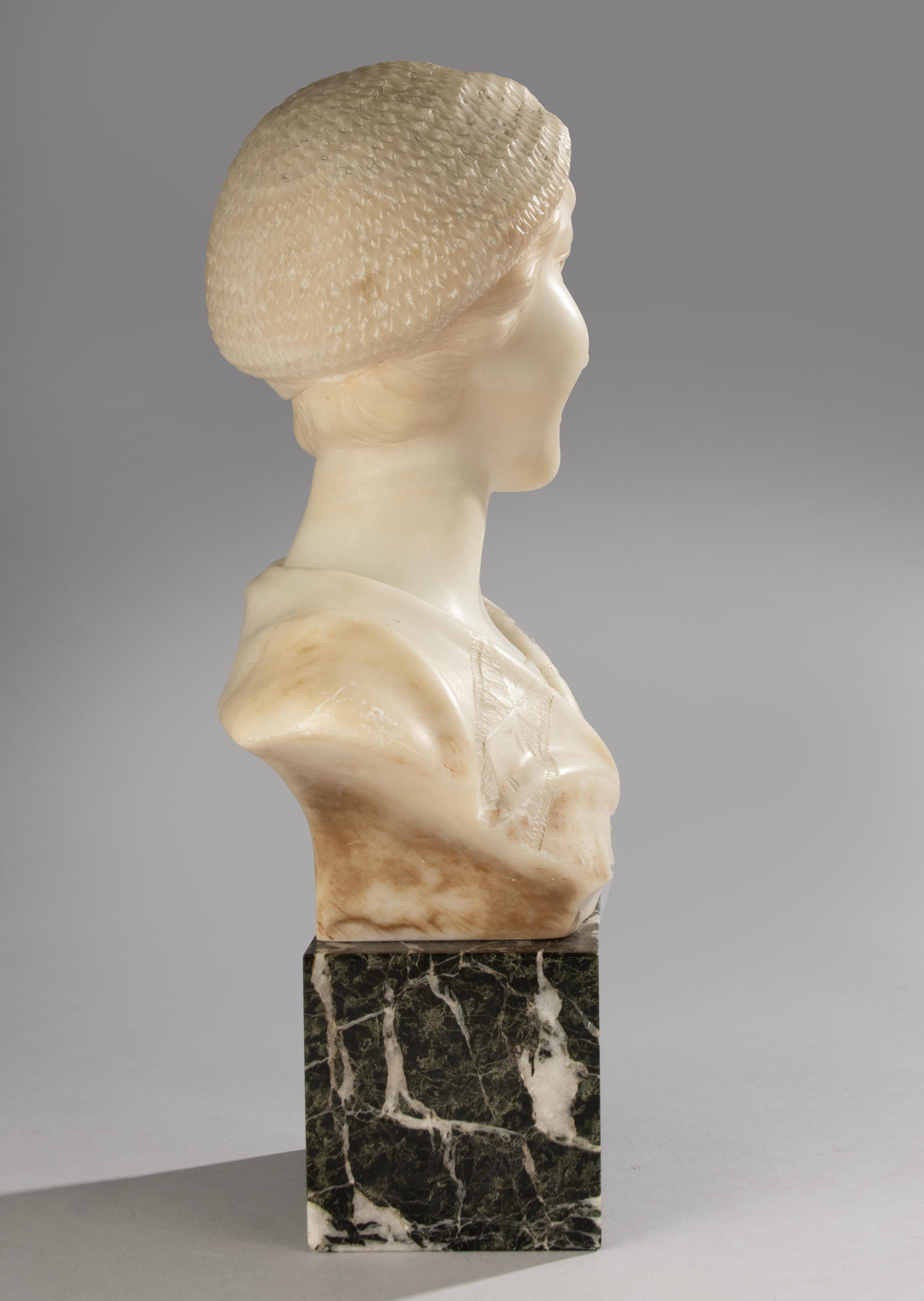 Early 20th Century Alabaster Bust - Young Woman - Art Deco - Signed A. Trefoloni For Sale 10