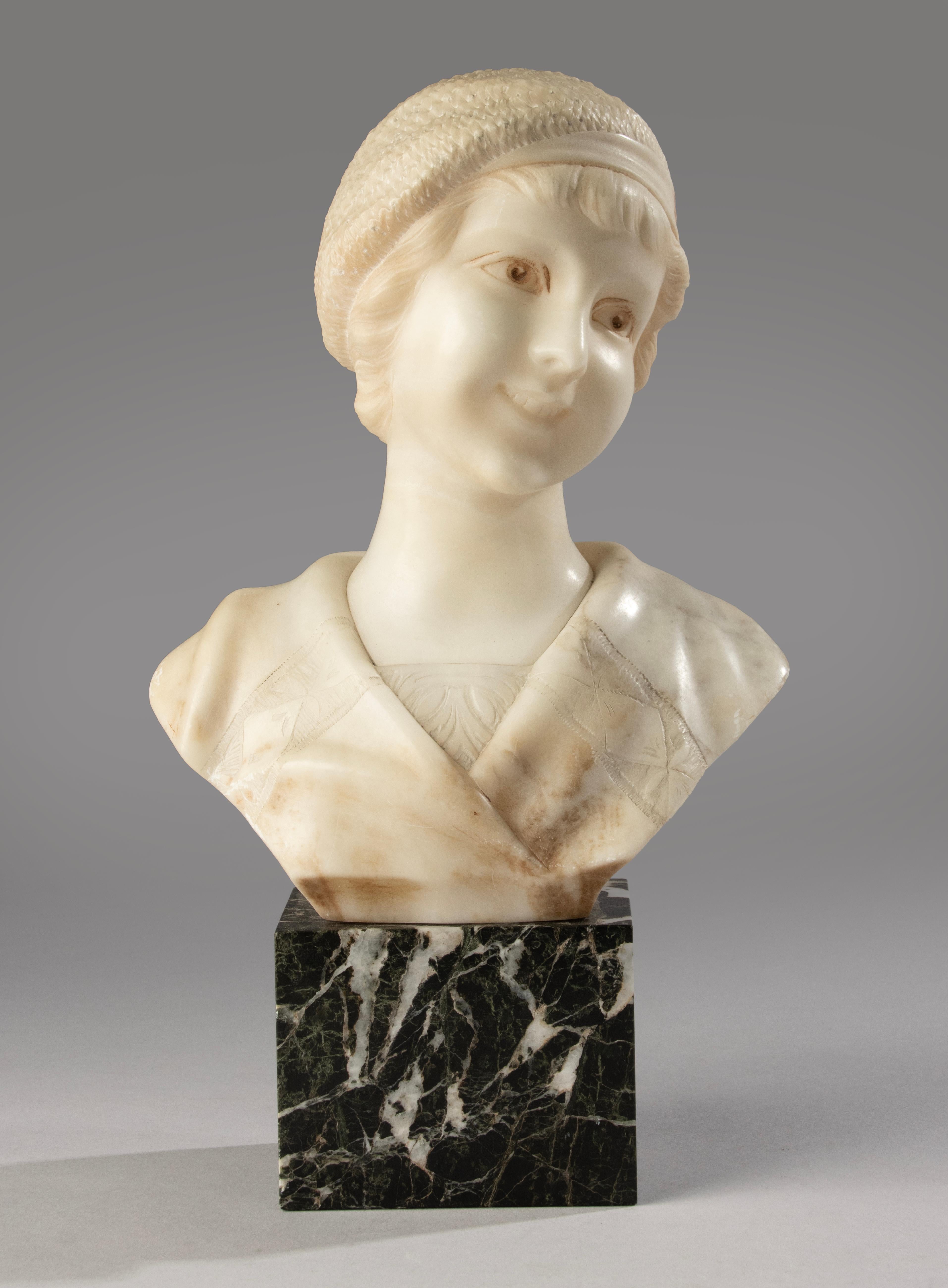 Italian Early 20th Century Alabaster Bust - Young Woman - Art Deco - Signed A. Trefoloni For Sale
