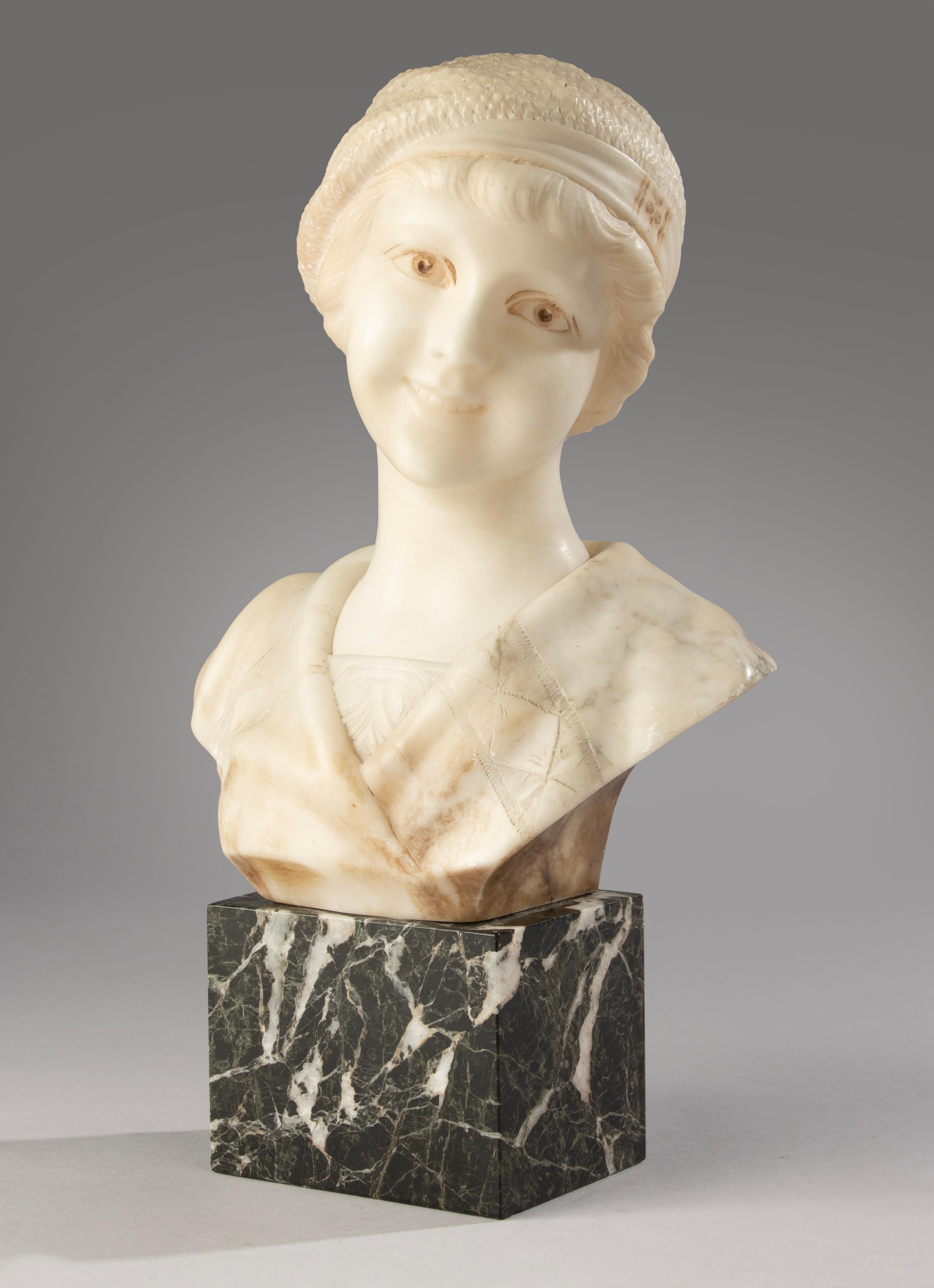 Early 20th Century Alabaster Bust - Young Woman - Art Deco - Signed A. Trefoloni For Sale 1