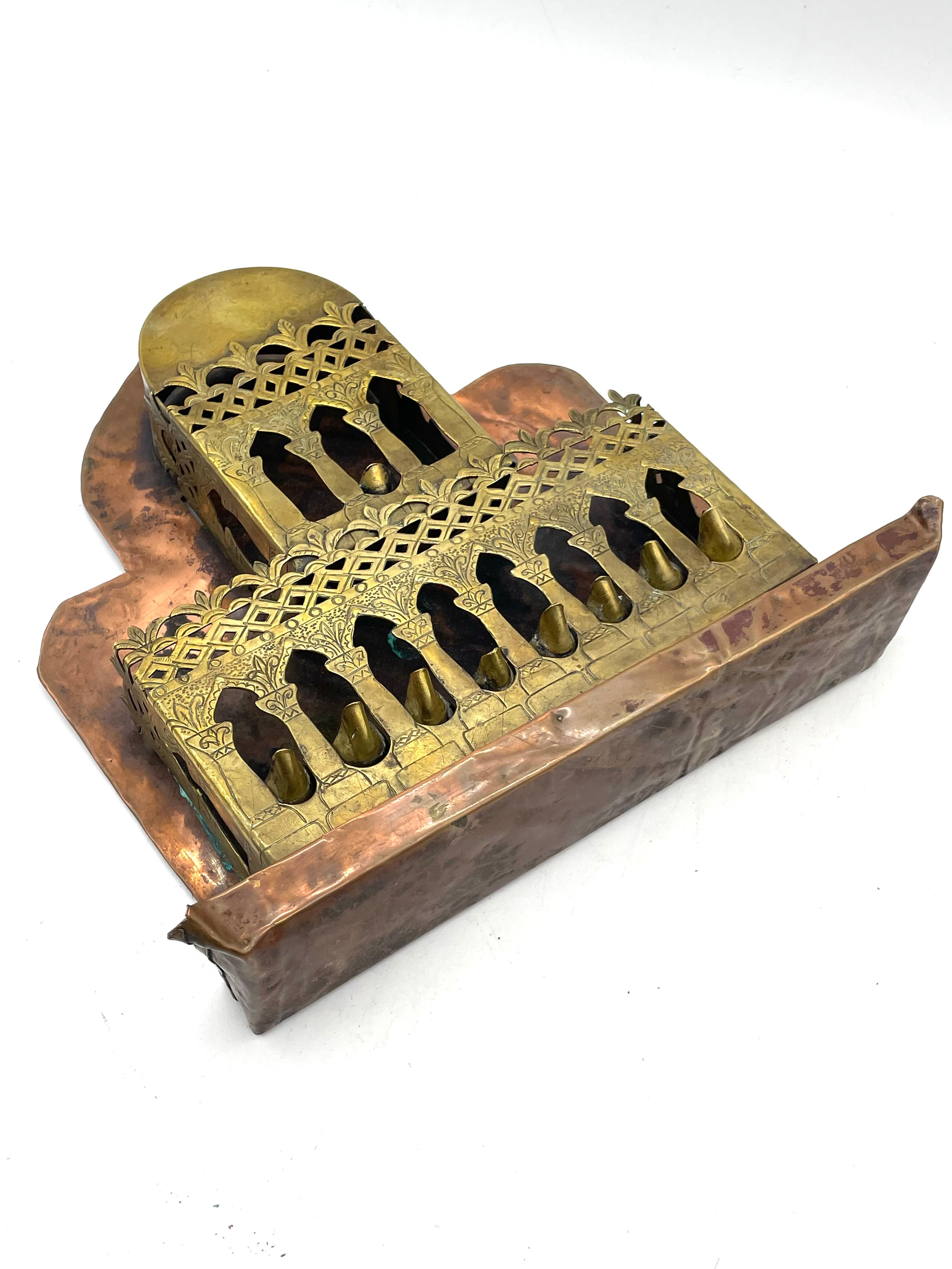 Early 20th Century Algerian Palace-Shaped Brass Hanukkah Lamp For Sale 2
