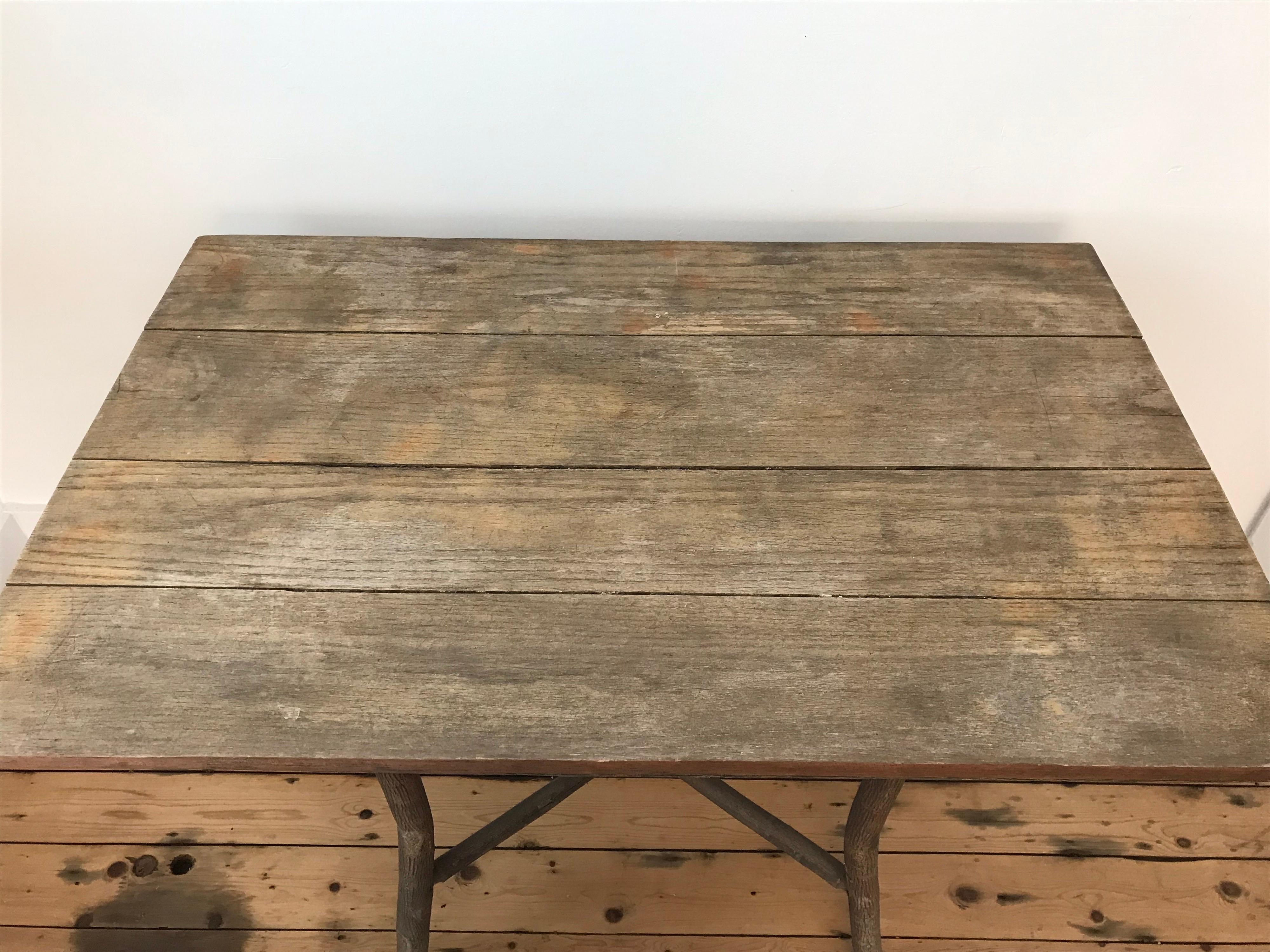 Early 20th Century Folk Art American Adirondack Dining Table In Good Condition For Sale In Bedford Hills, NY