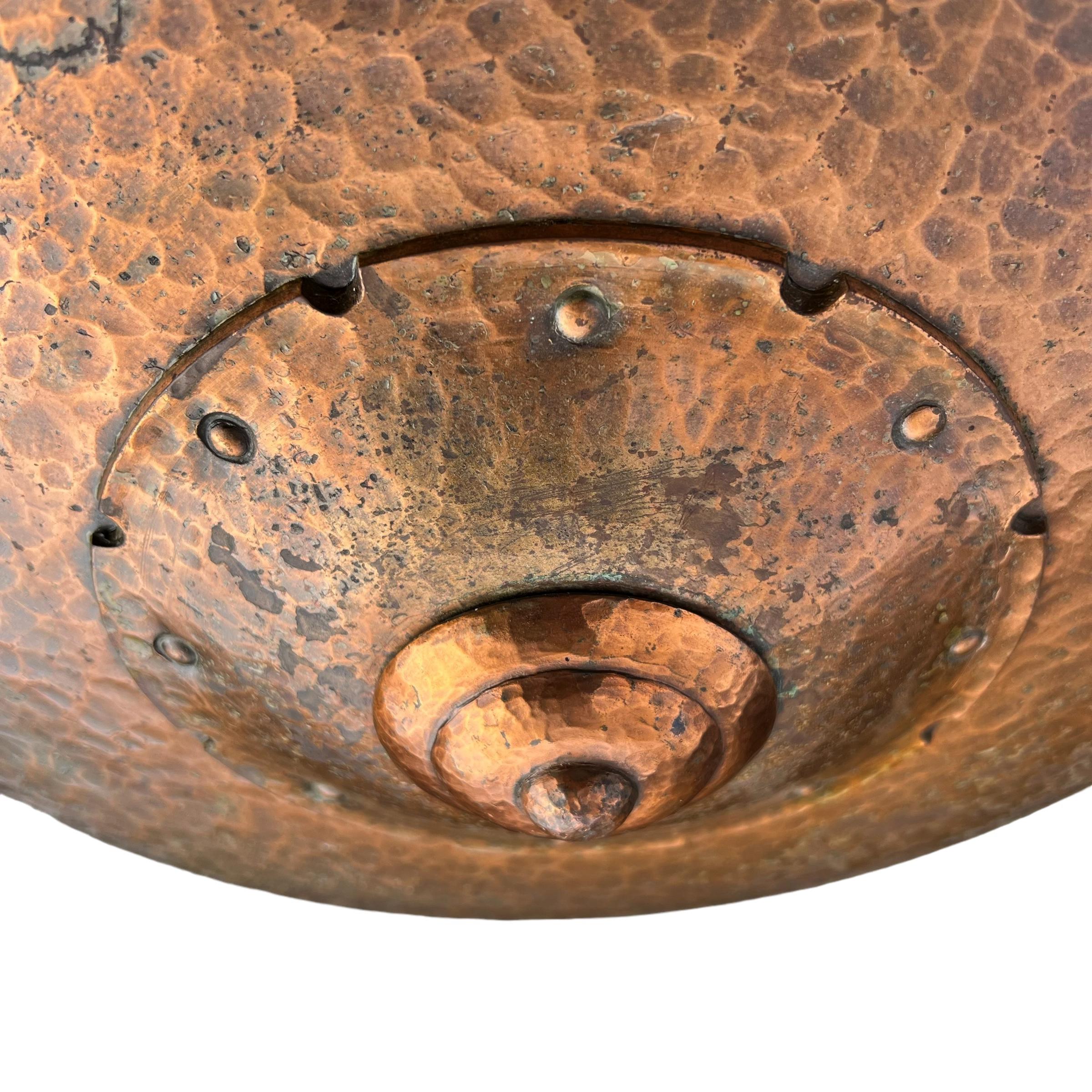 Early 20th Century American Art Deco Hammered Copper Light Fixture For Sale 5