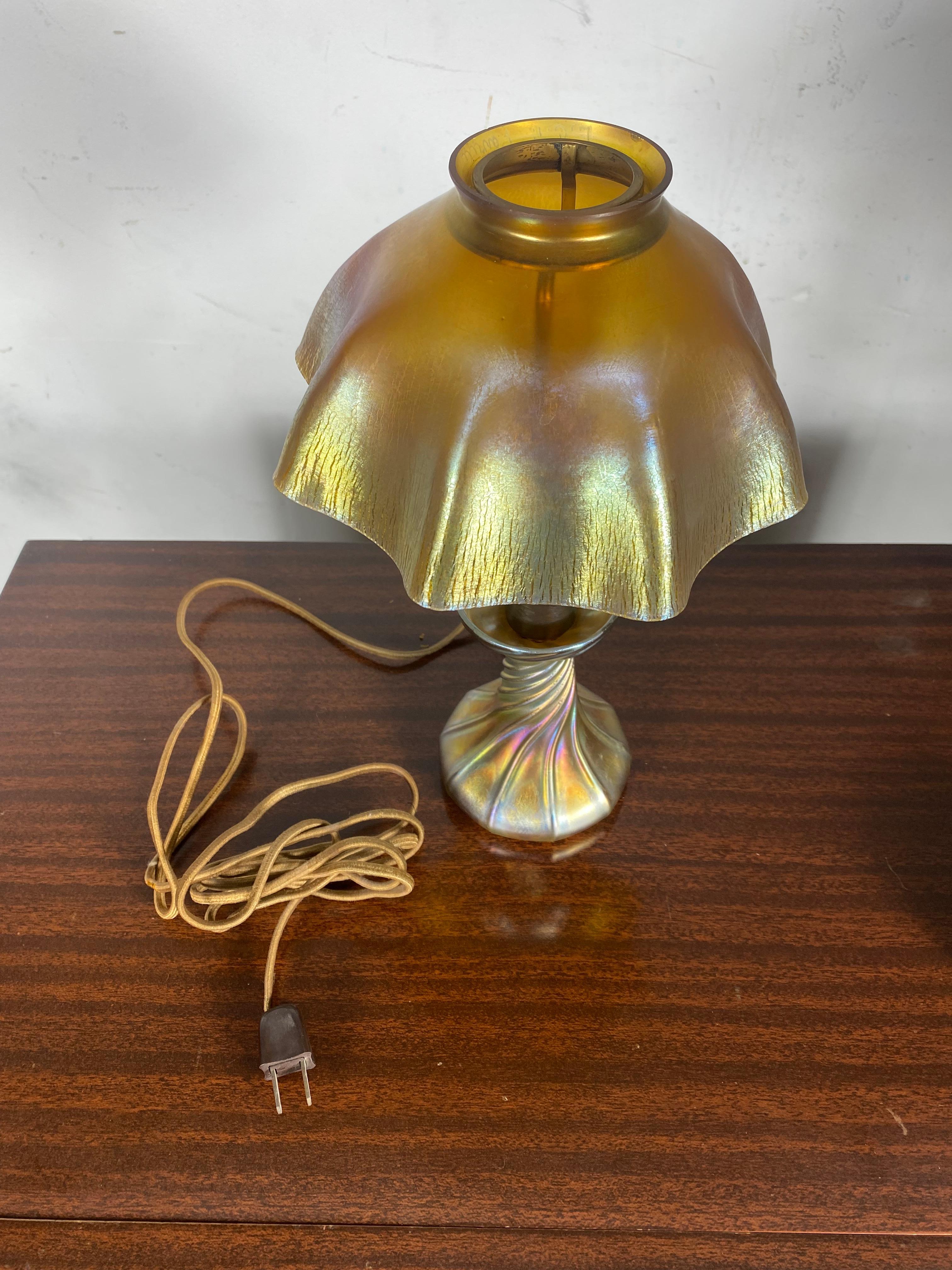 Art Glass Early 20th Century American Art Nouveau Favrile Desk Lamp by, Tiffany