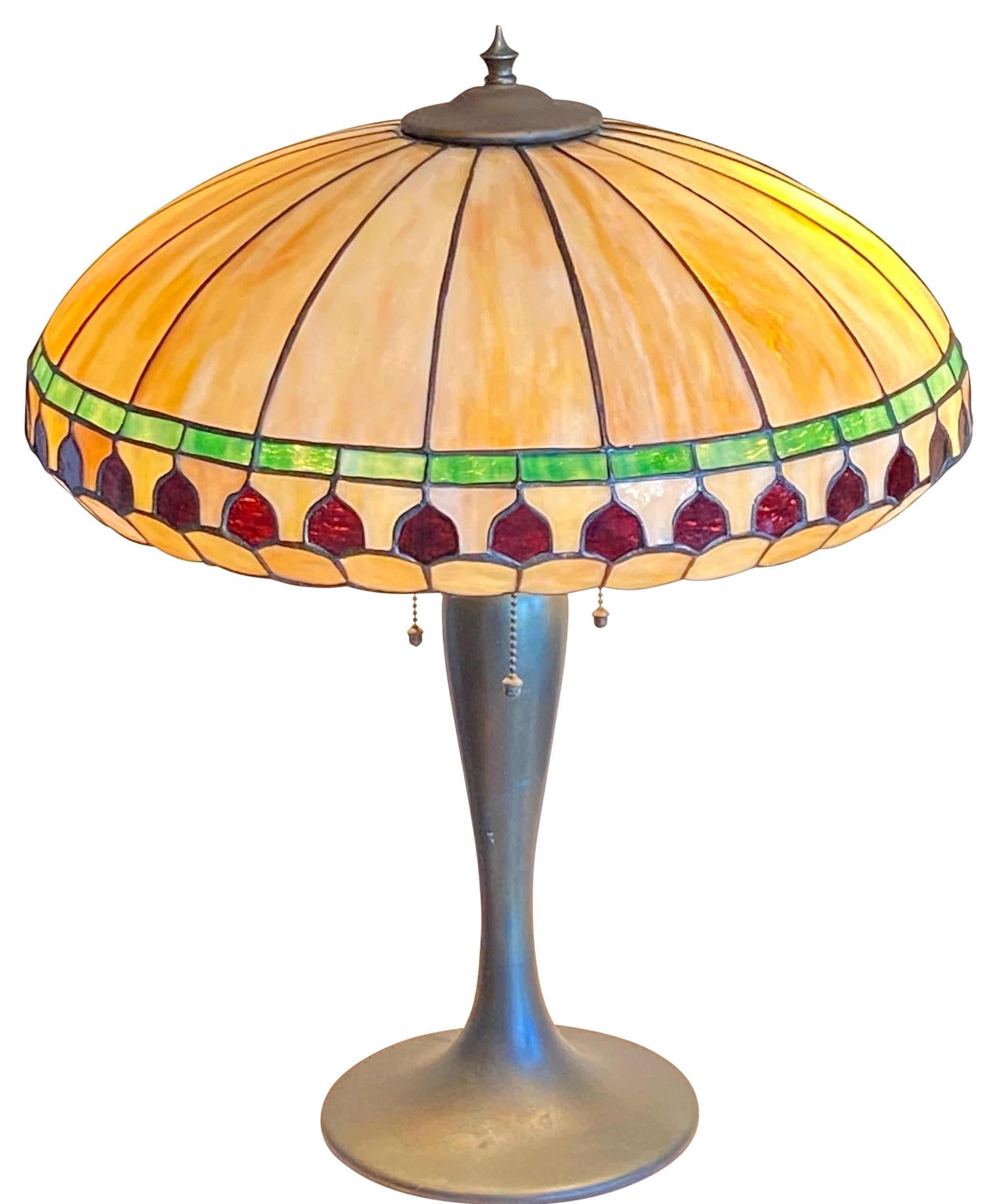 Early 20th Century American Arts and Crafts Era Leaded Table Lamp In Good Condition For Sale In San Francisco, CA