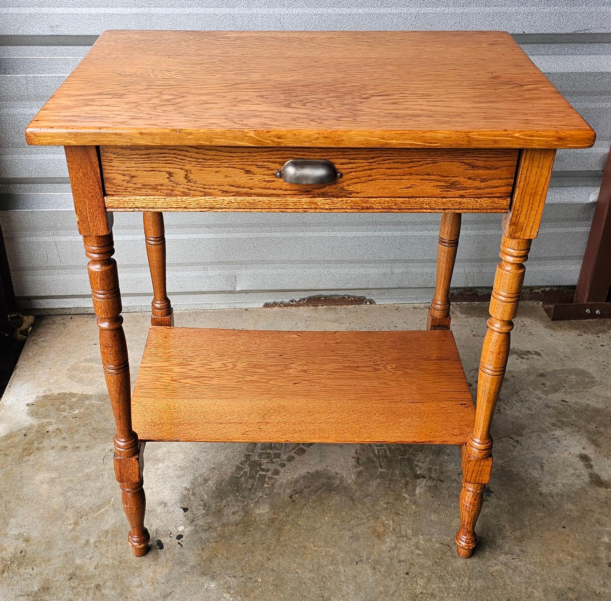 Artes y Oficios Americanos de principios del siglo XX Mesa de lavabo de roble en venta 3
